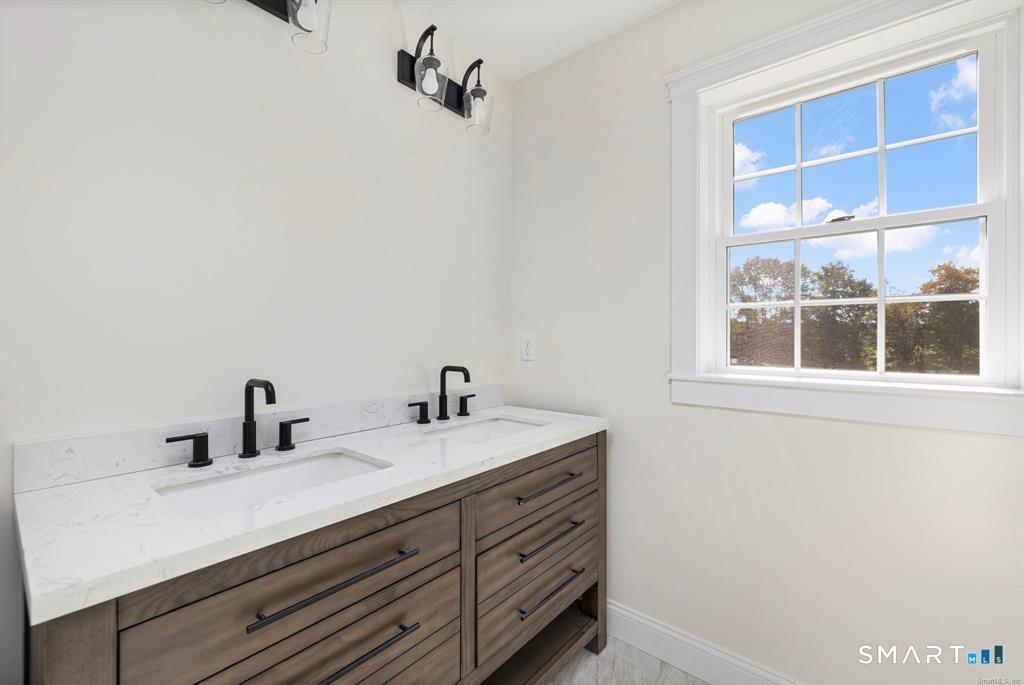 106 Church Street Property Photo 6