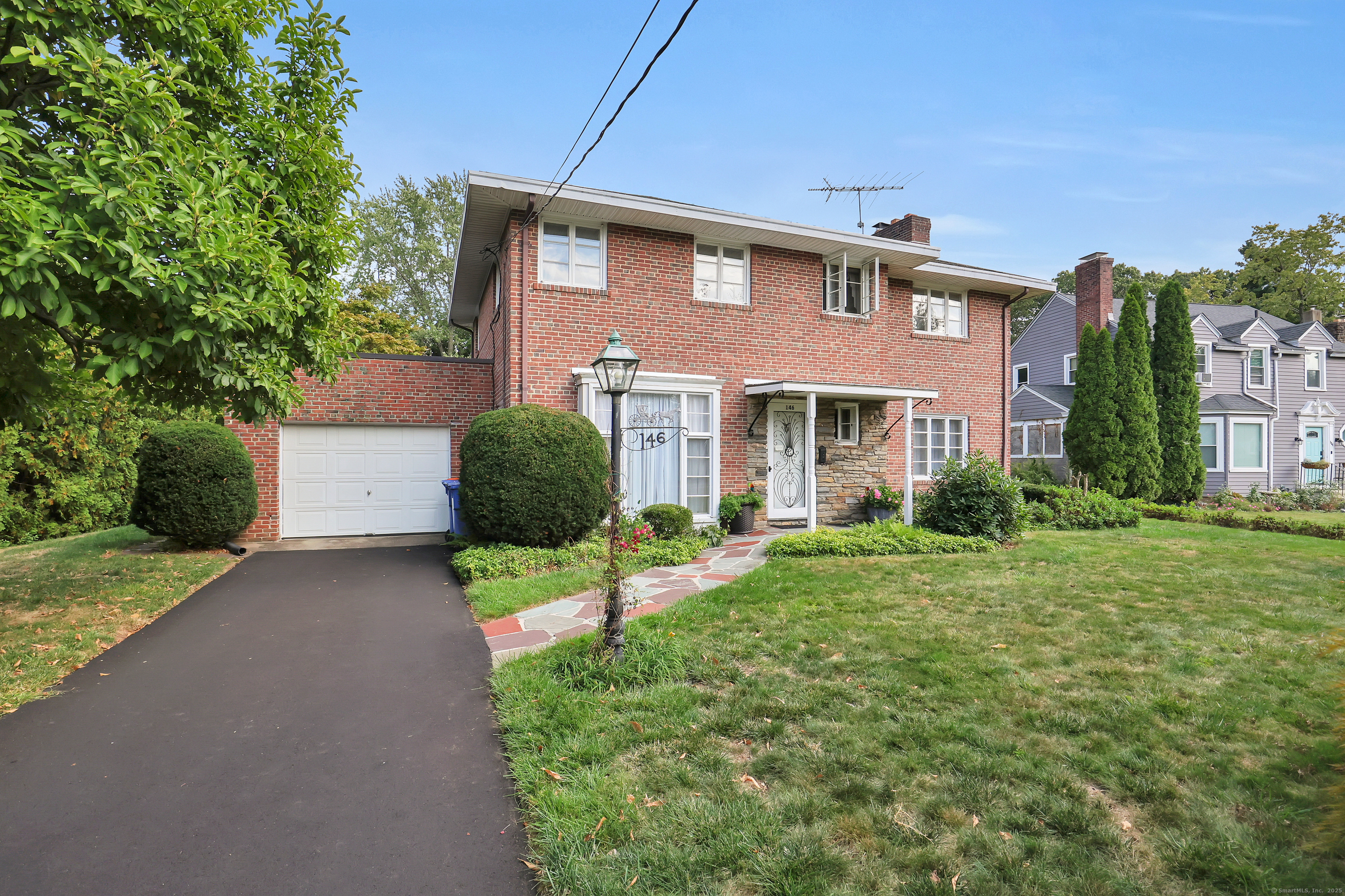 146 Lambert Avenue Property Photo 2