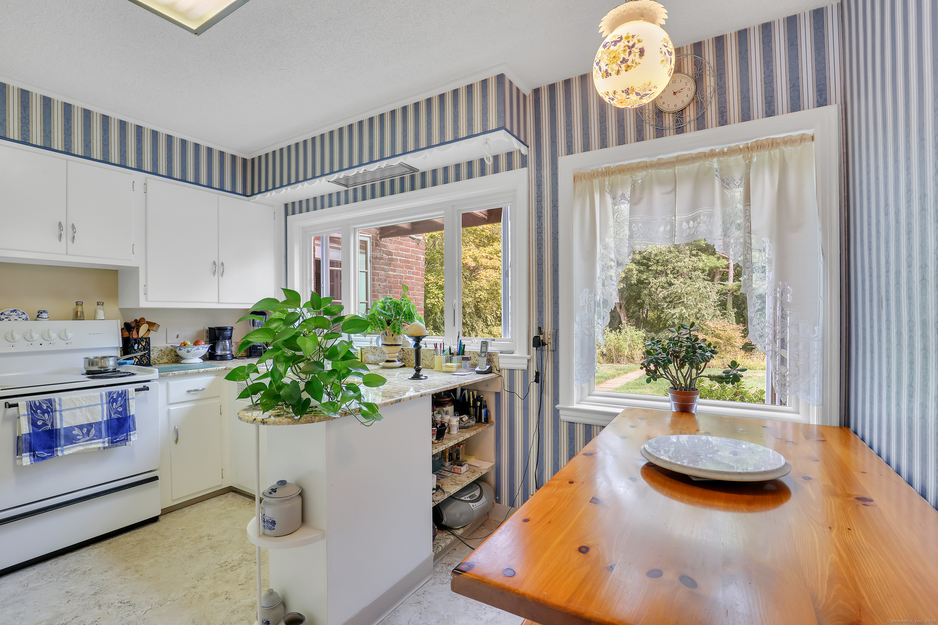 146 Lambert Avenue Property Photo 8