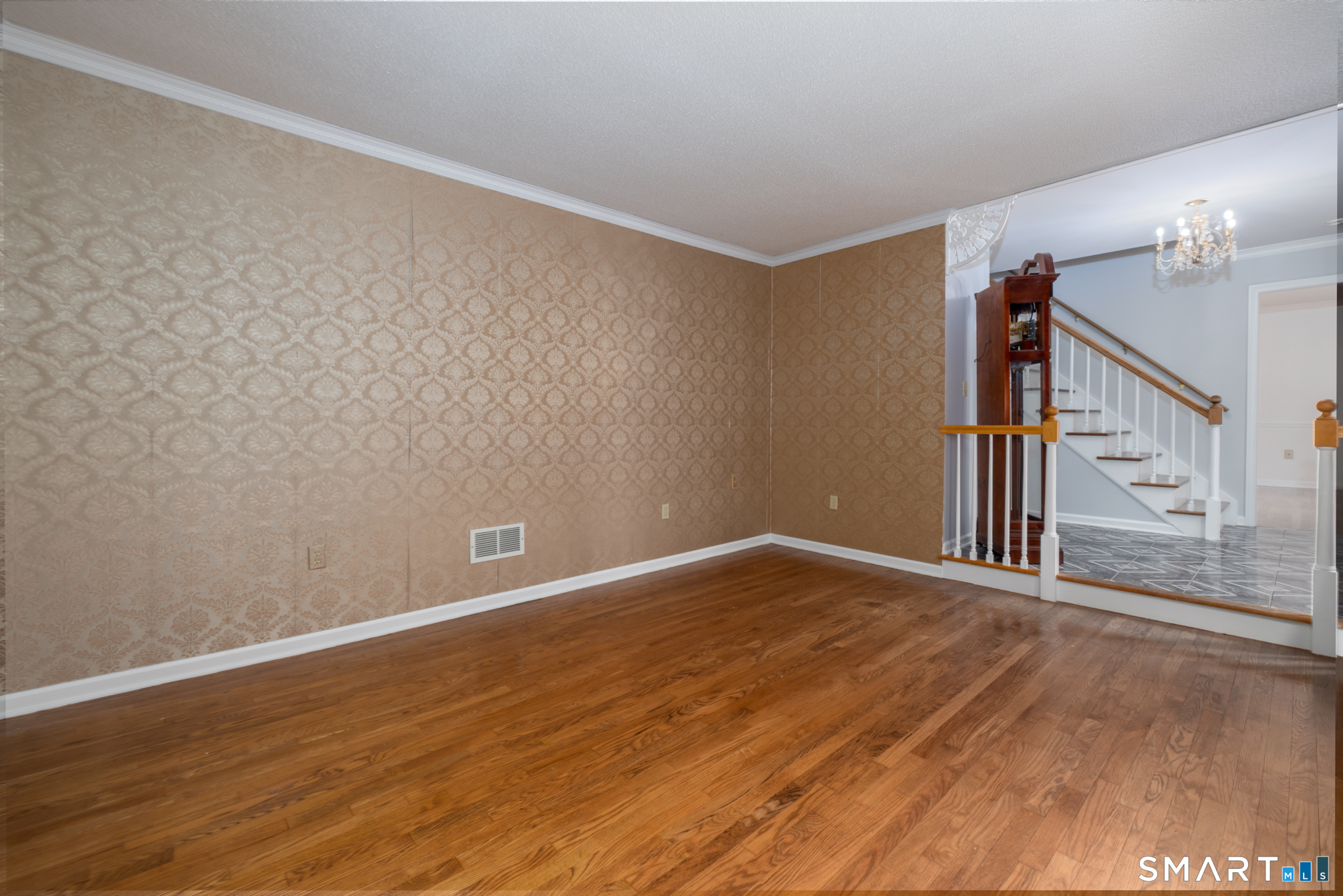 90 Fenn Road Property Photo 5