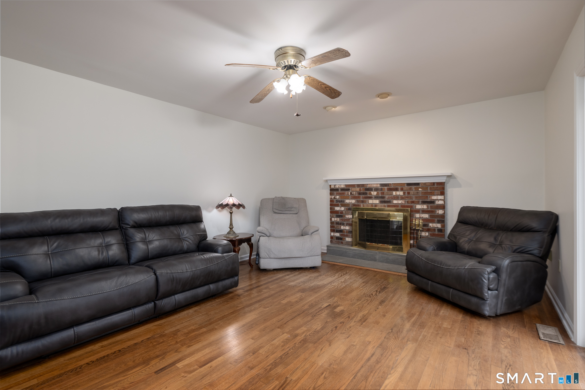 90 Fenn Road Property Photo 6