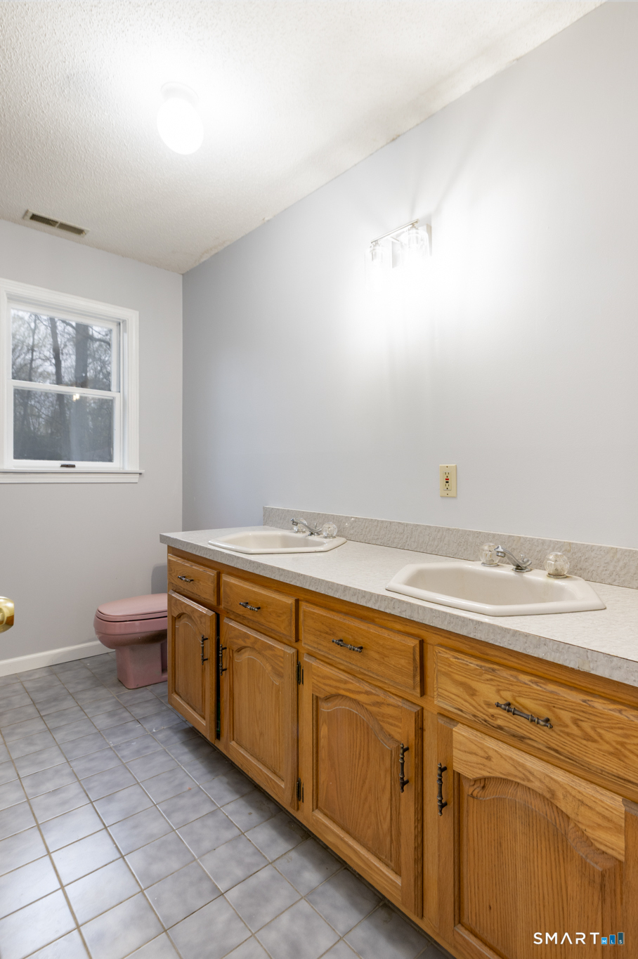 90 Fenn Road Property Photo 16
