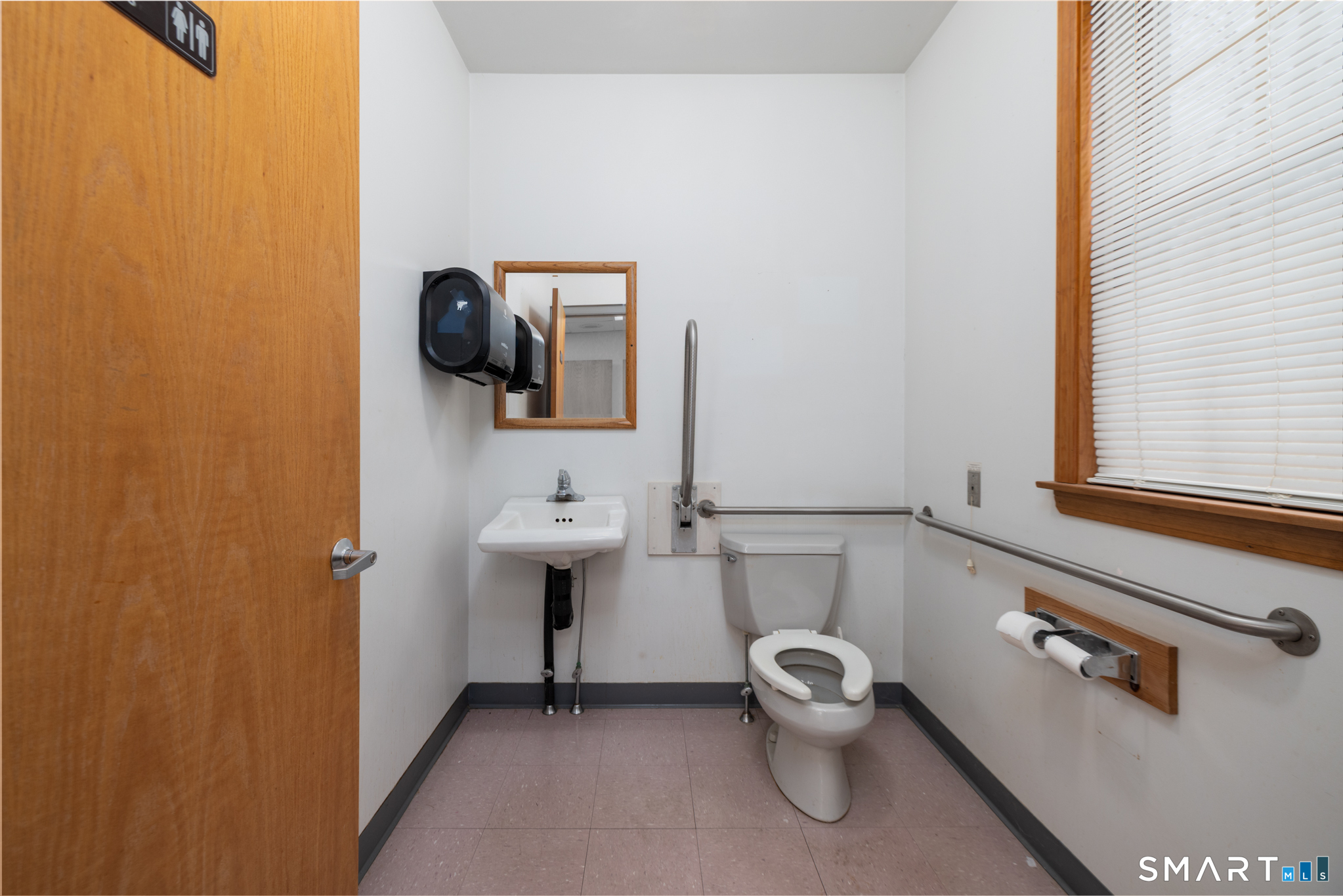 90 Fenn Road Property Photo 23