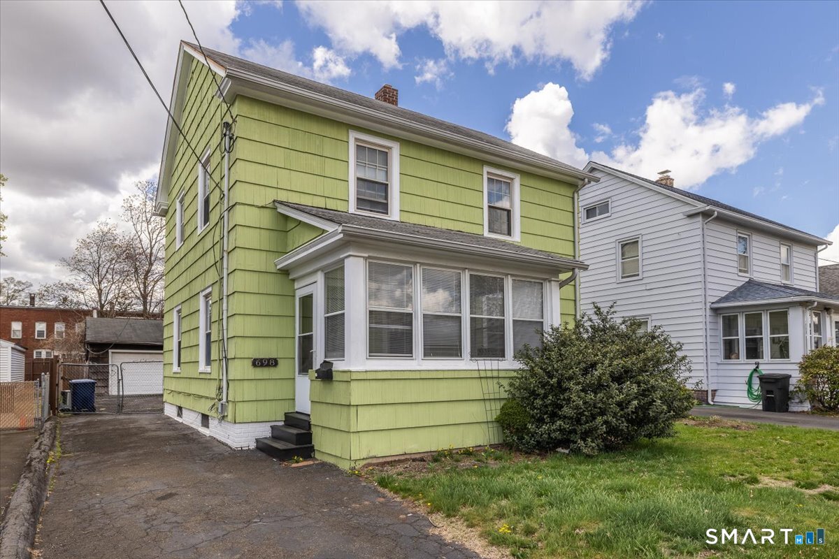 698 Second Avenue Property Photo 1
