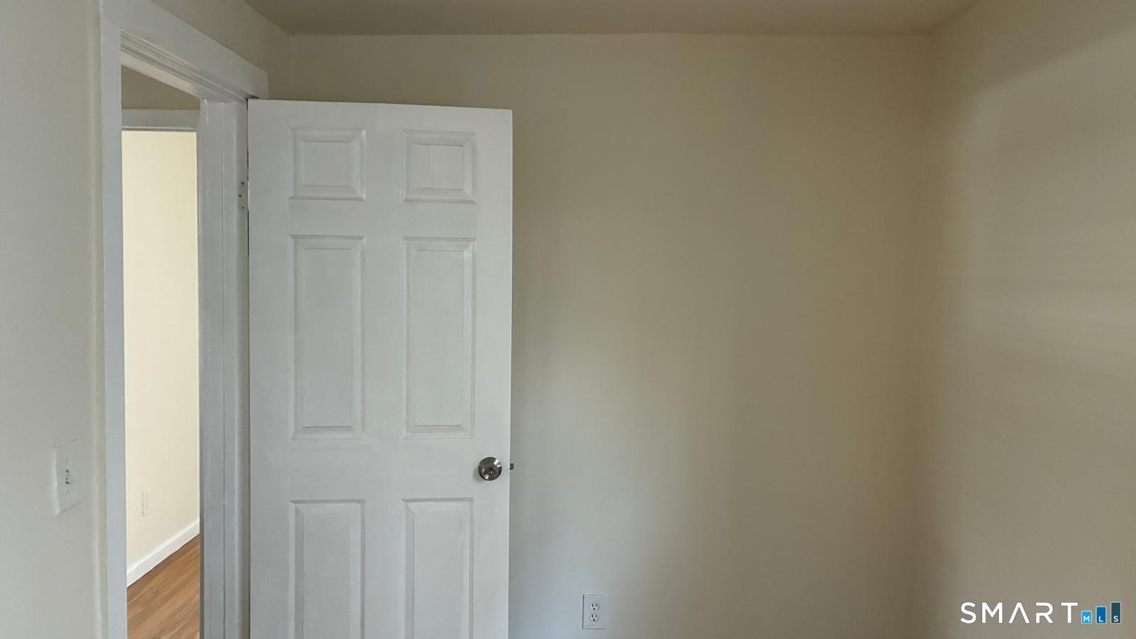 54 North 1 Avenue Property Photo 4