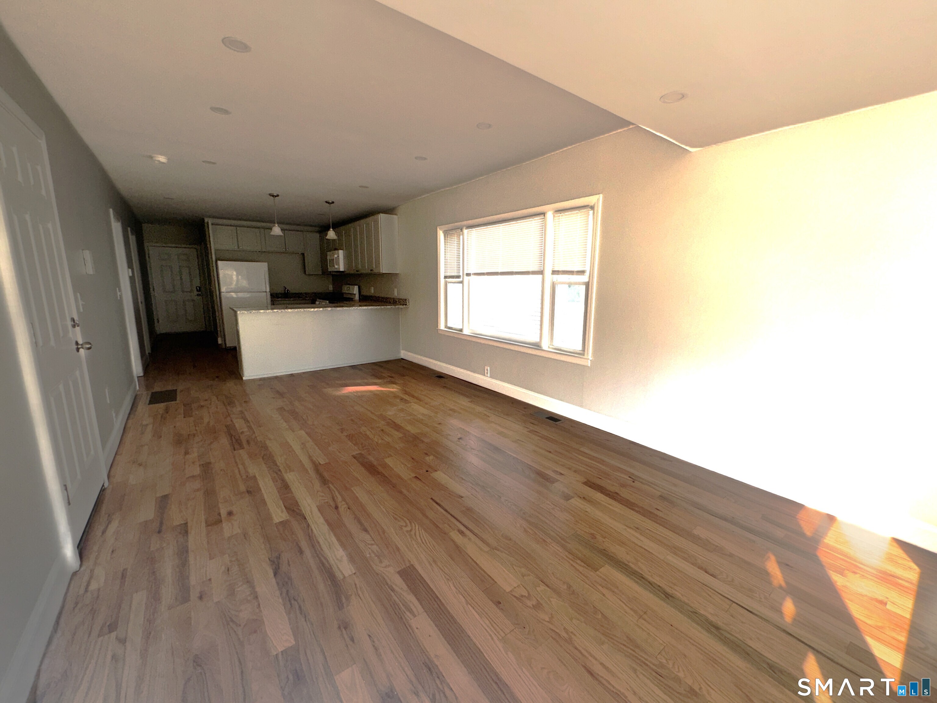 105 Churchill 1st Floor (103) Street Property Photo 4