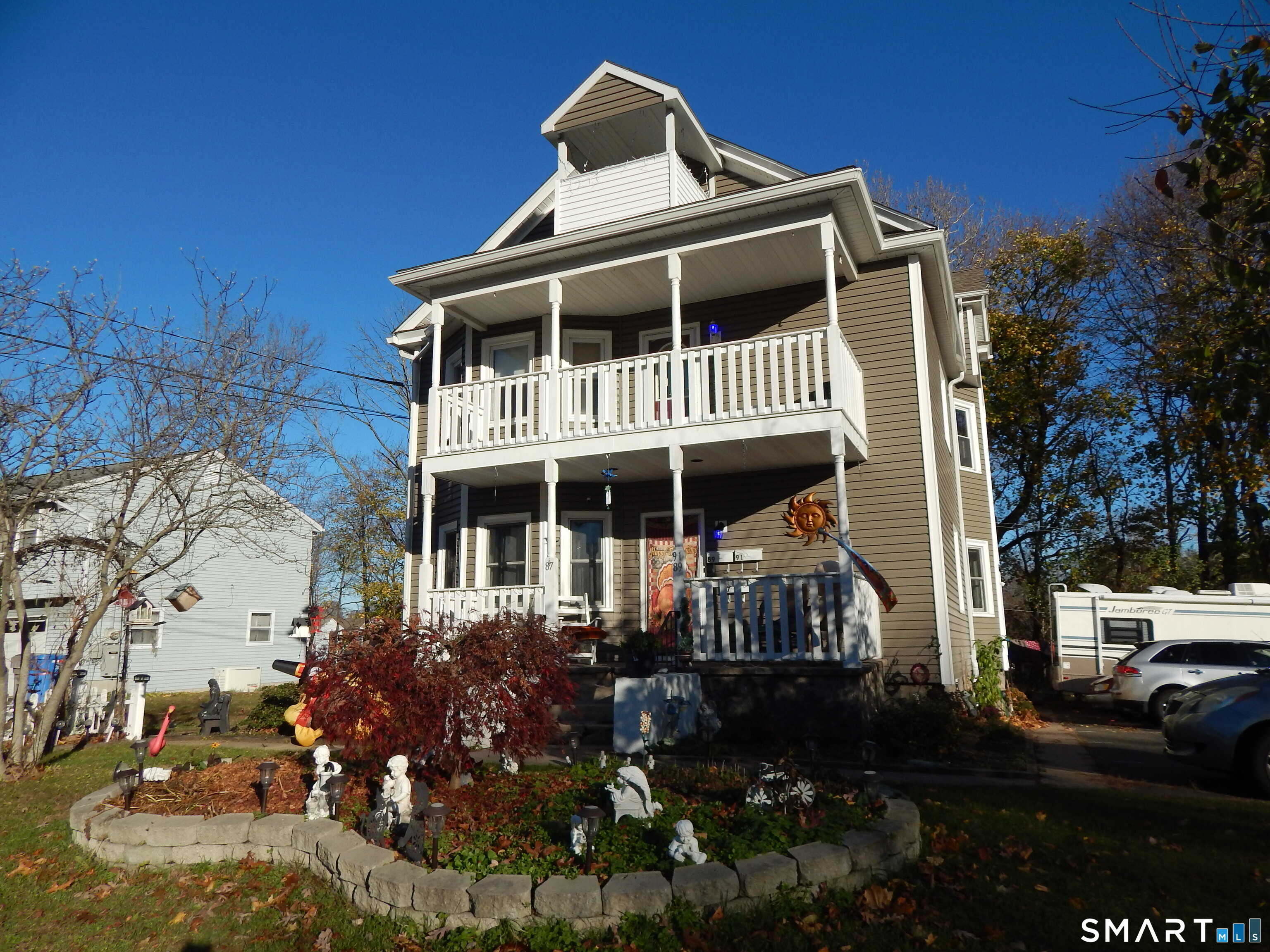 91 Holden 3rd Floor Street Property Photo 1