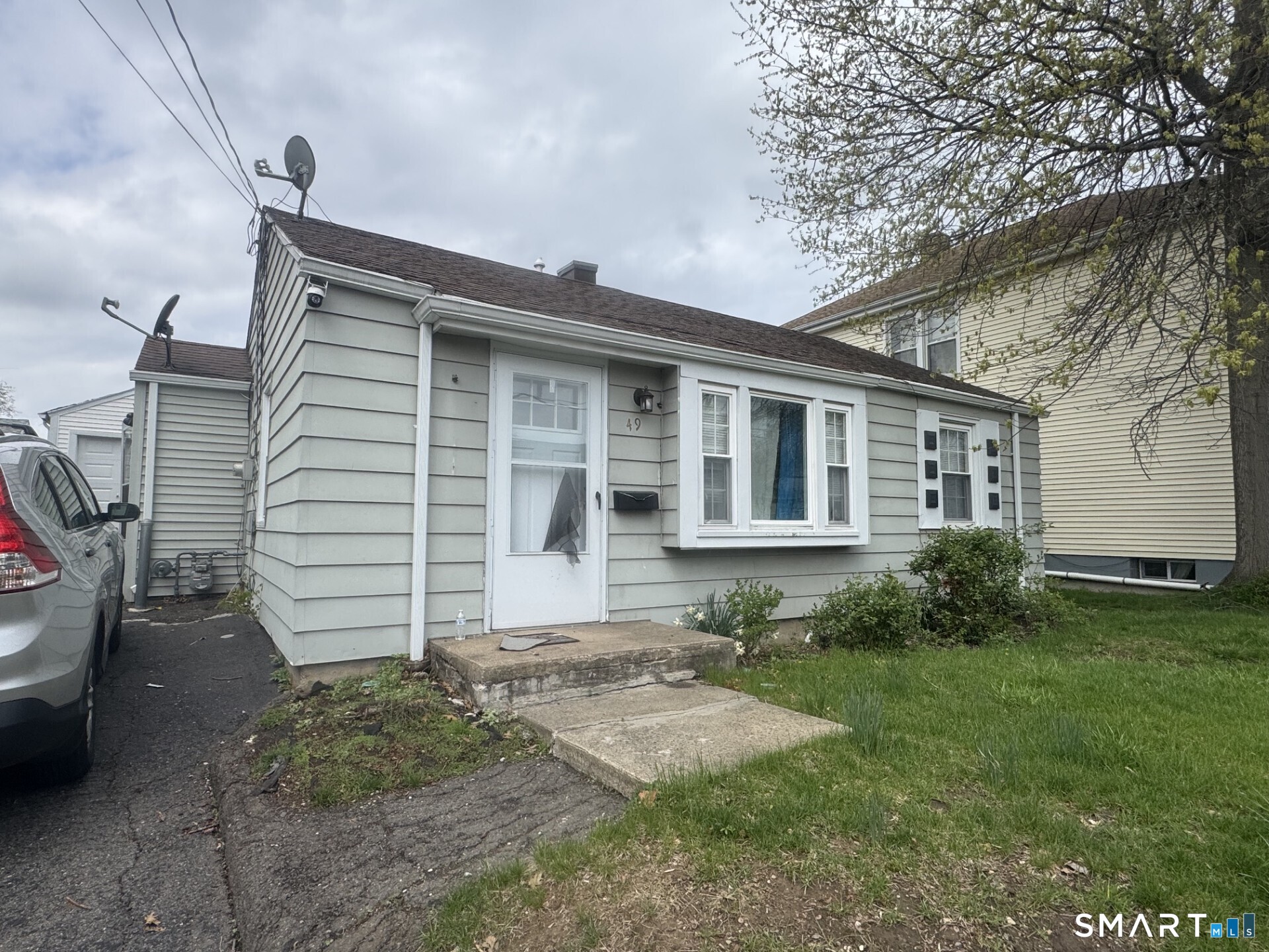 49 Abbotsford Avenue Property Photo 2