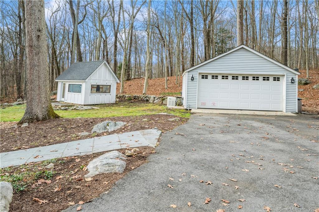 2428 Long Ridge Road Property Photo 6