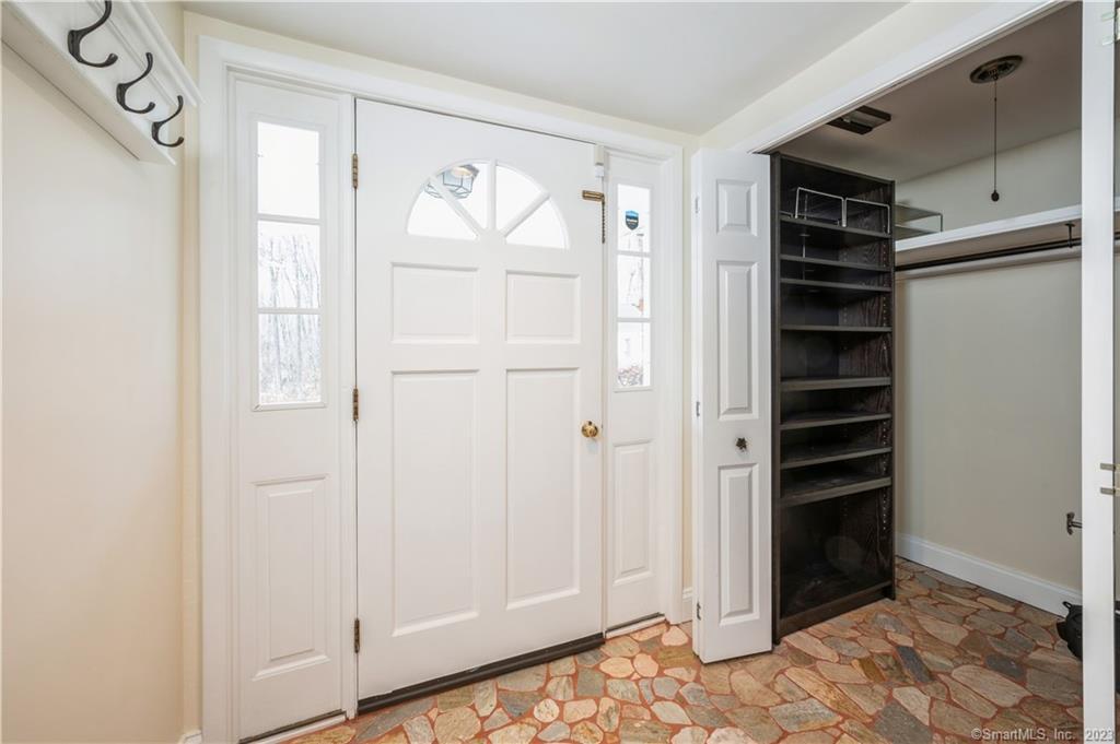 2428 Long Ridge Road Property Photo 8