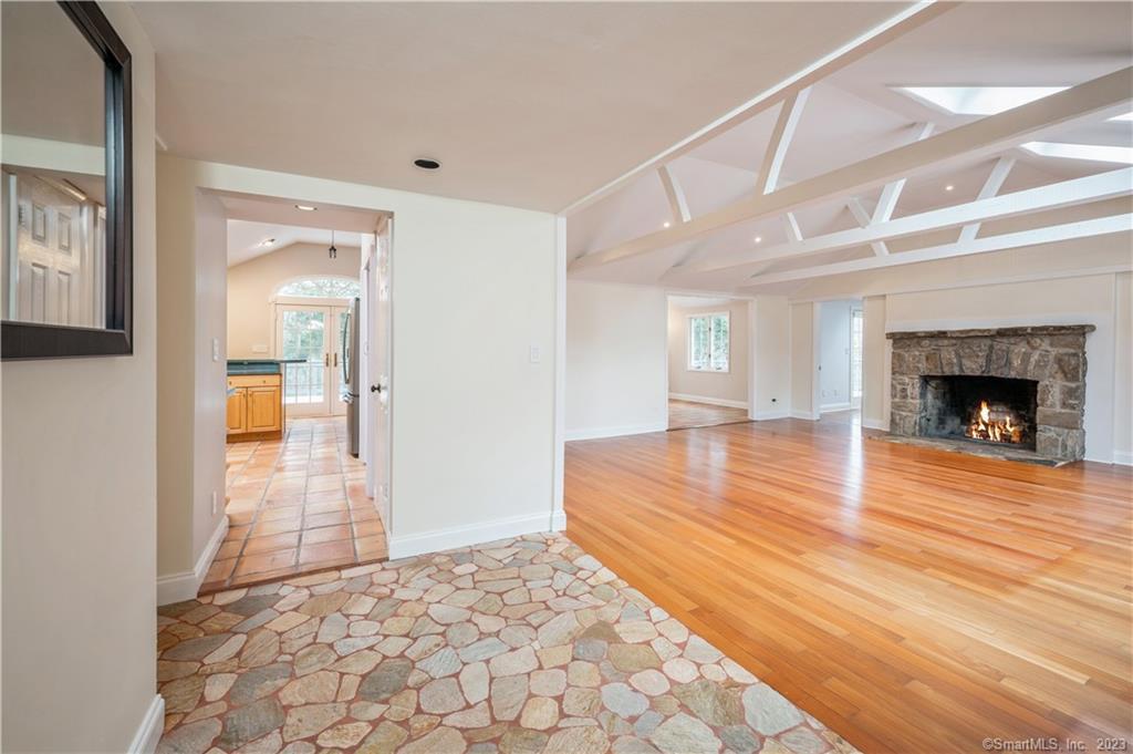 2428 Long Ridge Road Property Photo 9