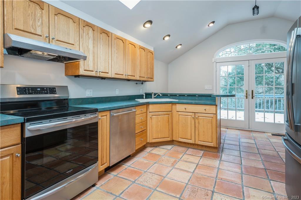 2428 Long Ridge Road Property Photo 12