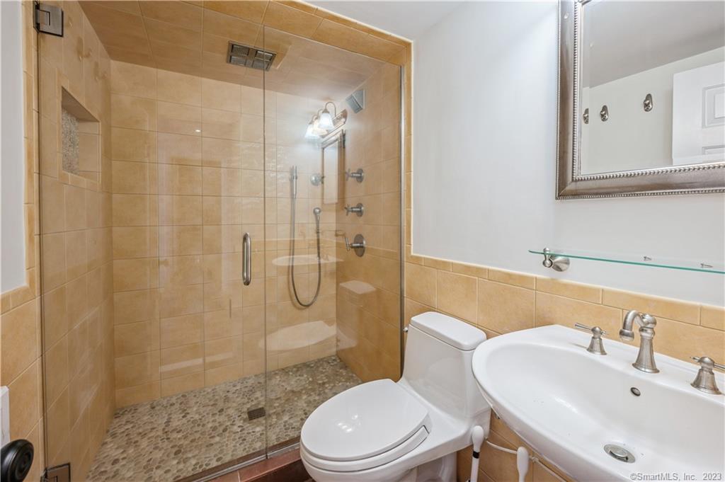 2428 Long Ridge Road Property Photo 15