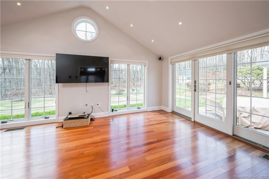 2428 Long Ridge Road Property Photo 17