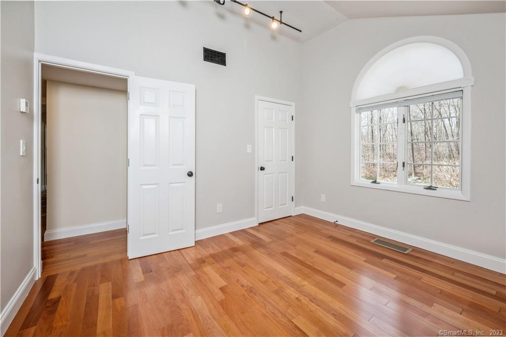 2428 Long Ridge Road Property Photo 25