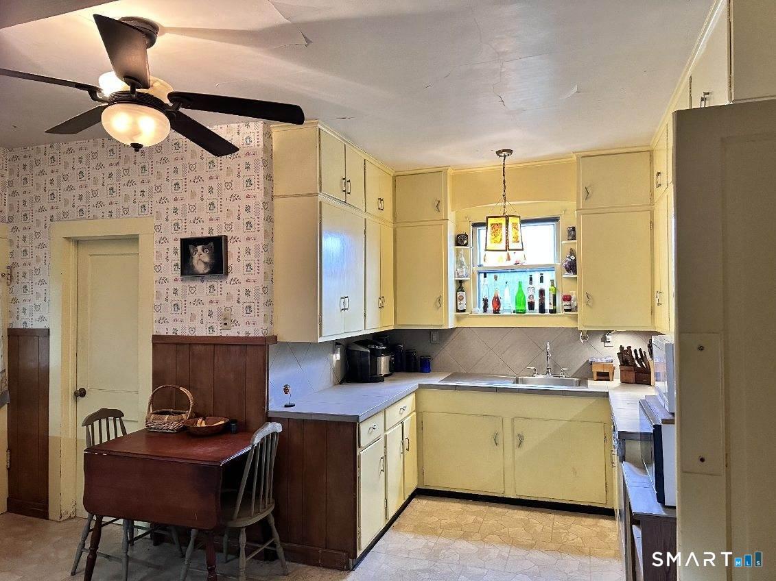 24169258 Property Photo 8