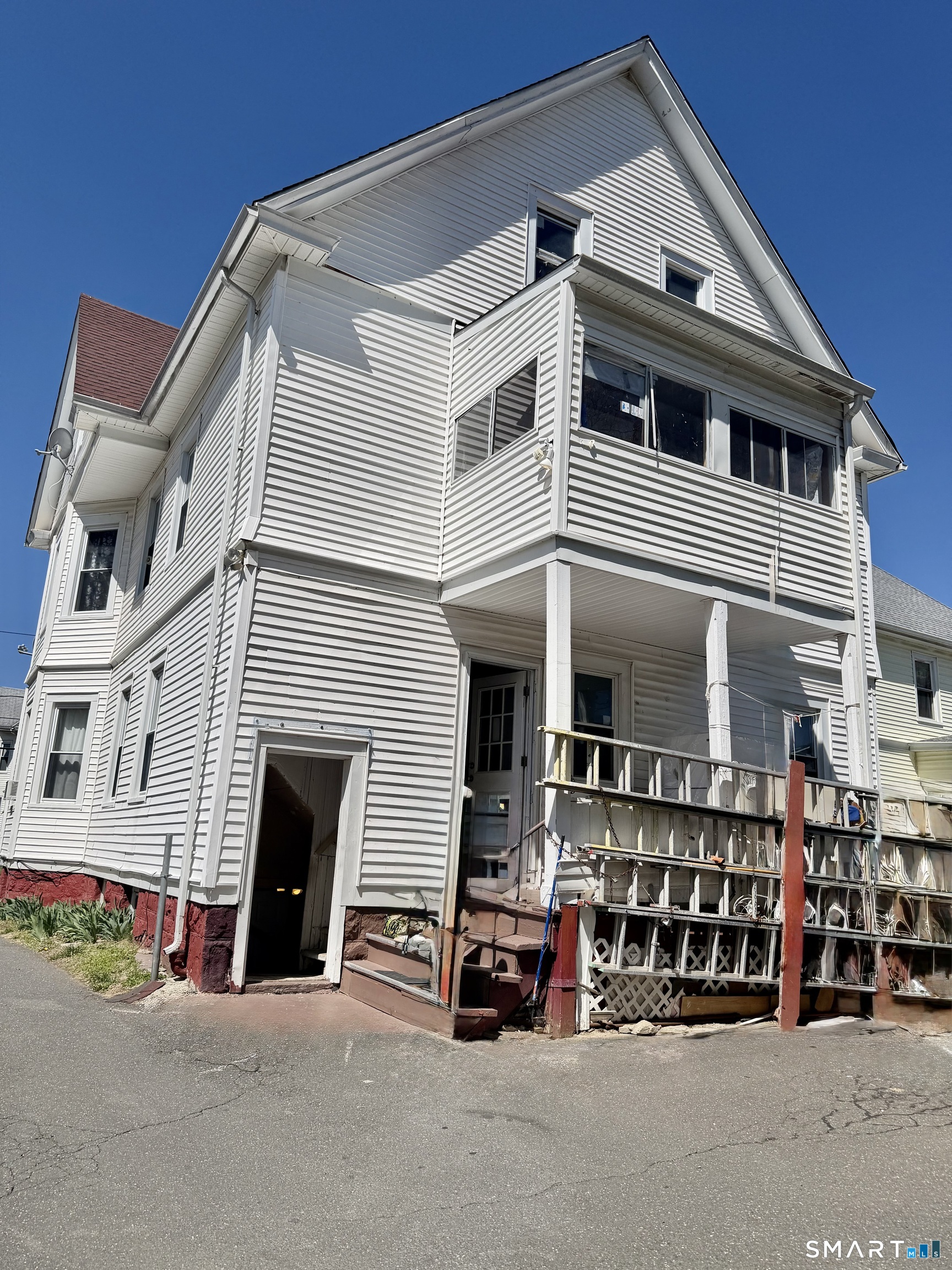 60-62 Hazel Street Property Photo 2