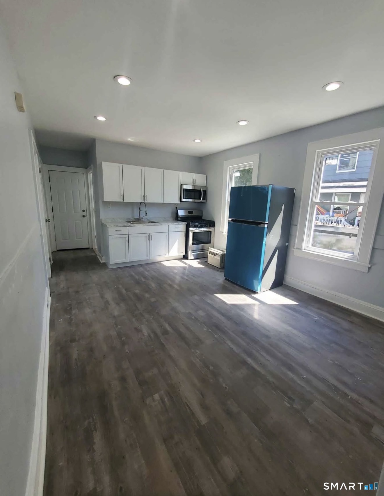 100 Horace Street Property Photo 2