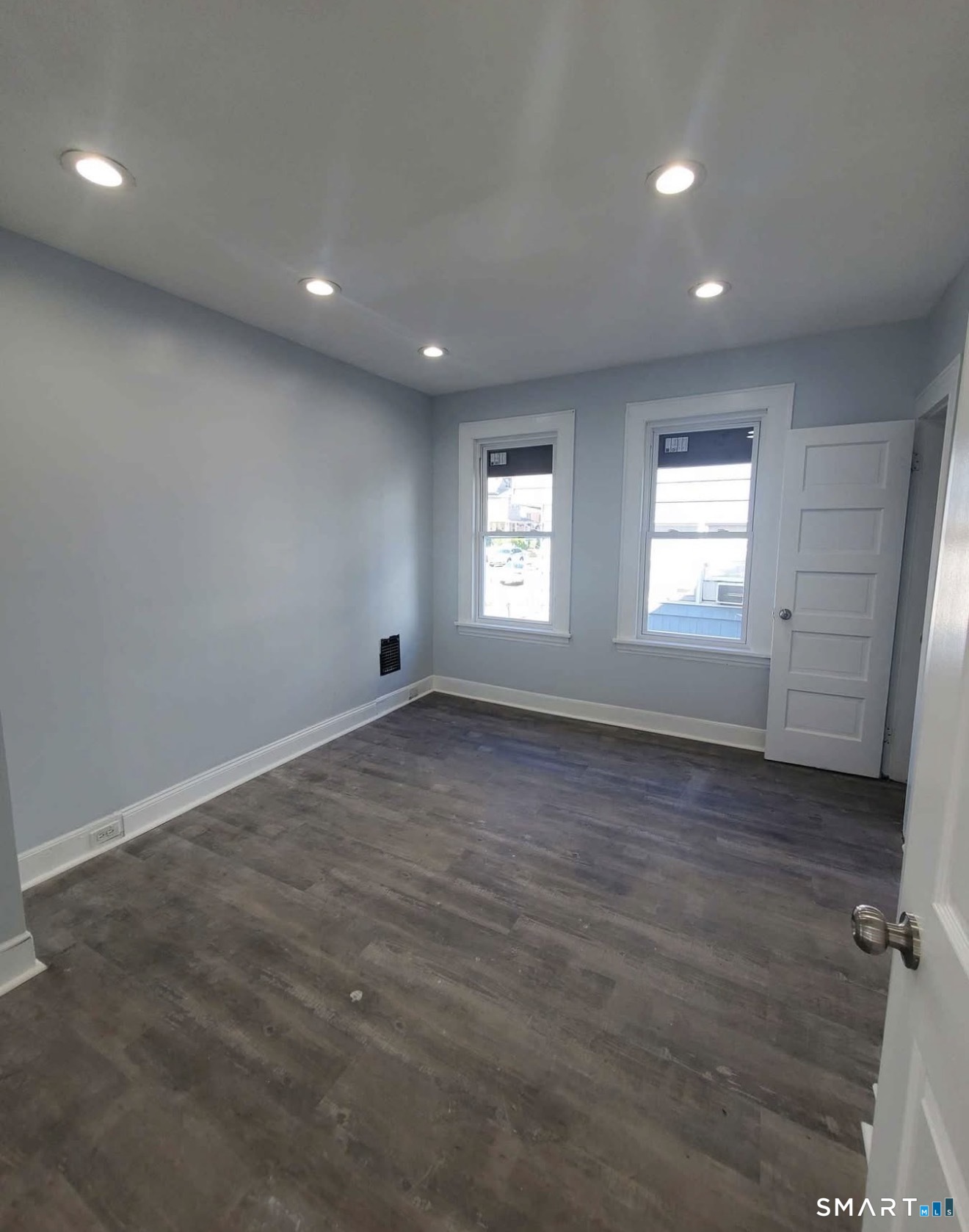 100 Horace Street Property Photo 4