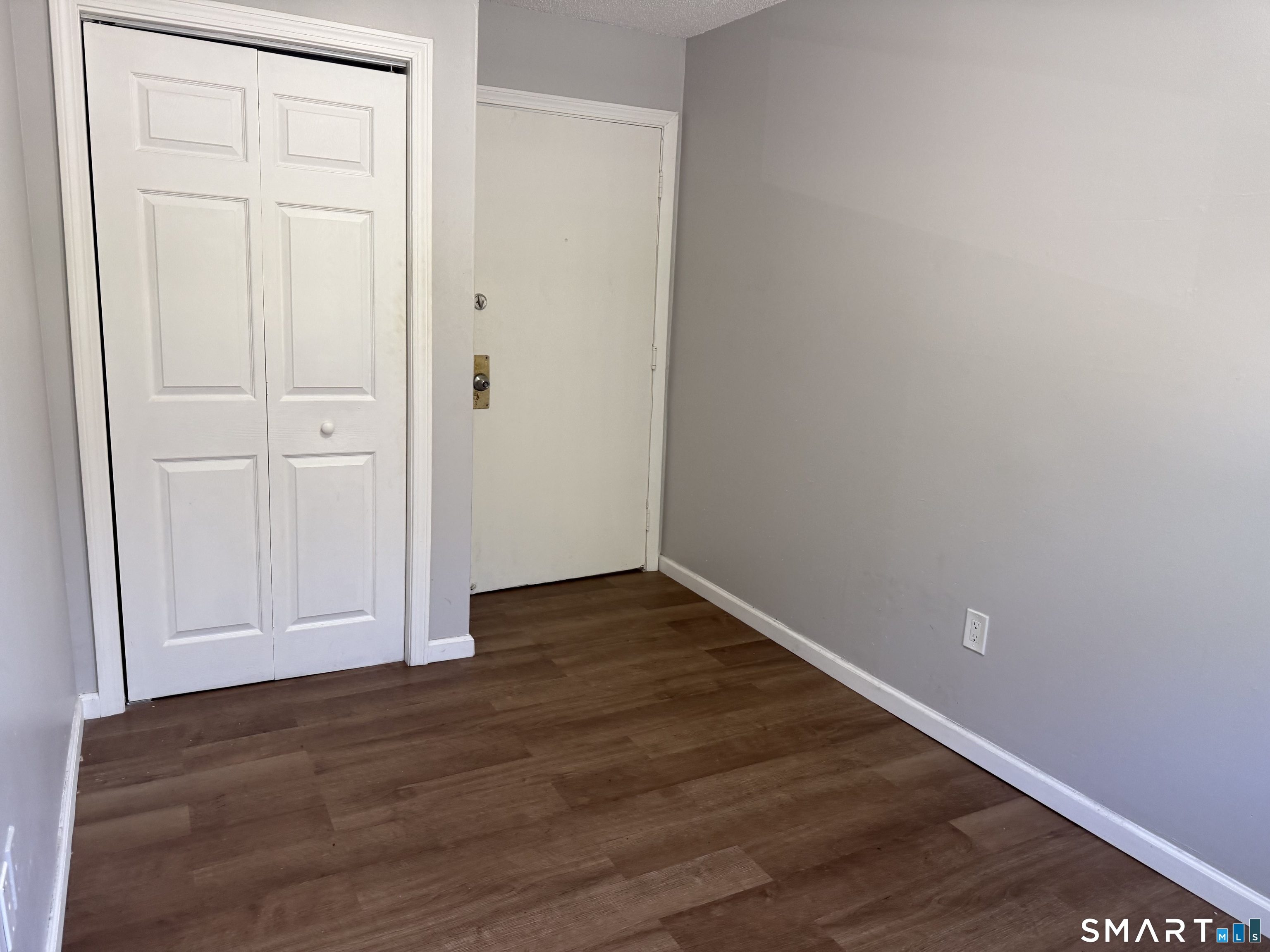 682 Old Colony Road Property Photo 4