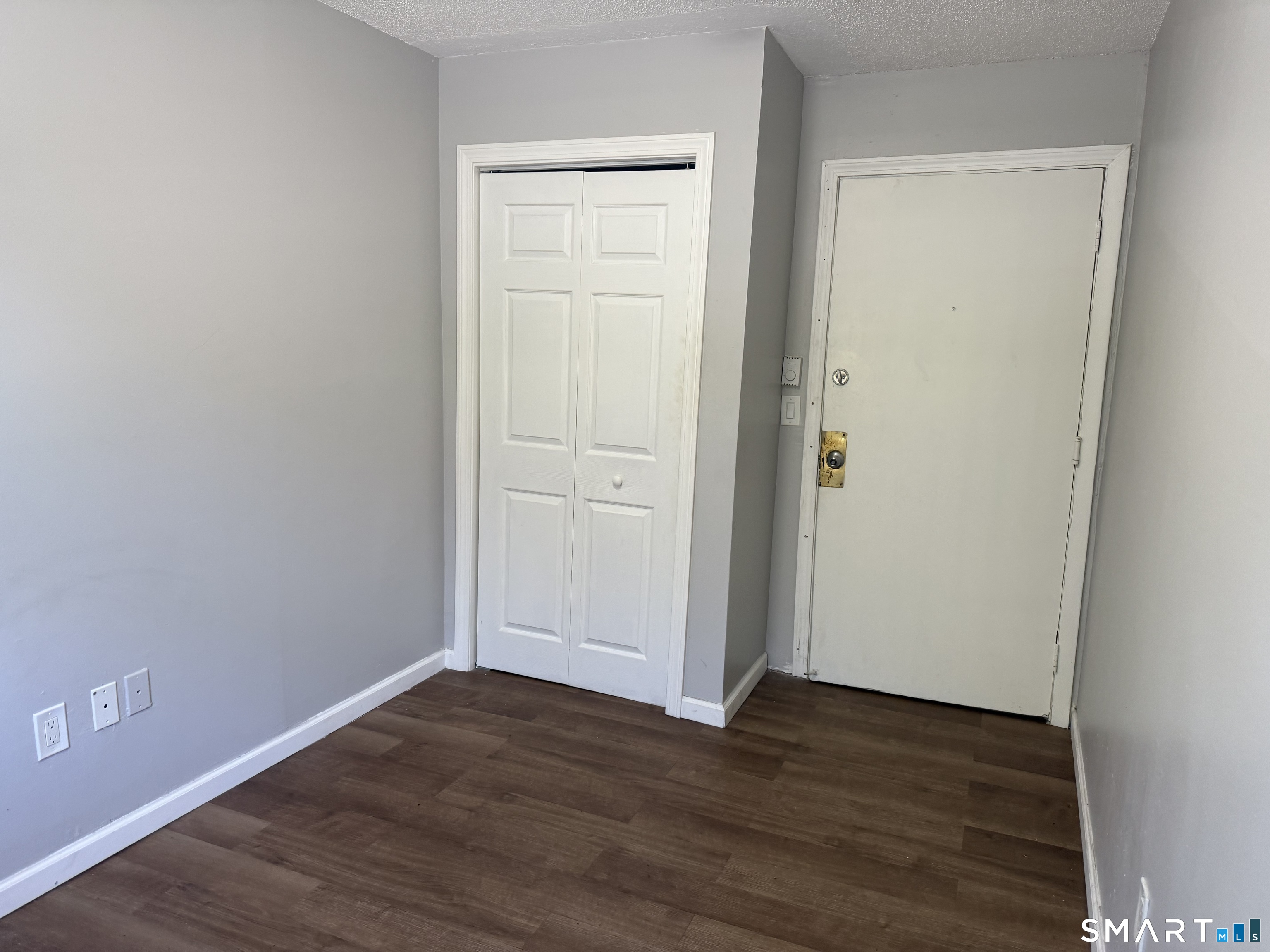 682 Old Colony Road Property Photo 5