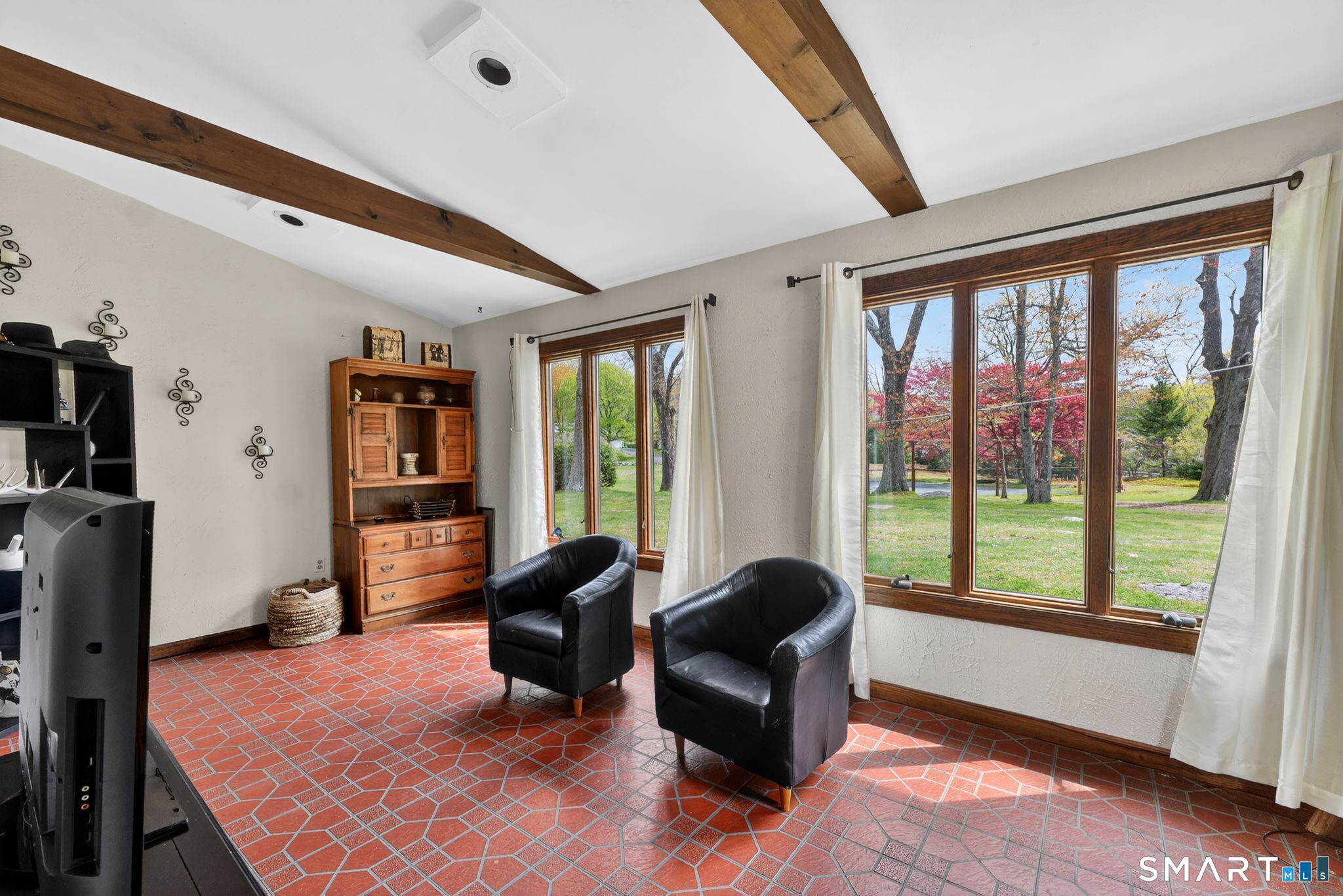 377 Tolland Stage Road Property Photo 11