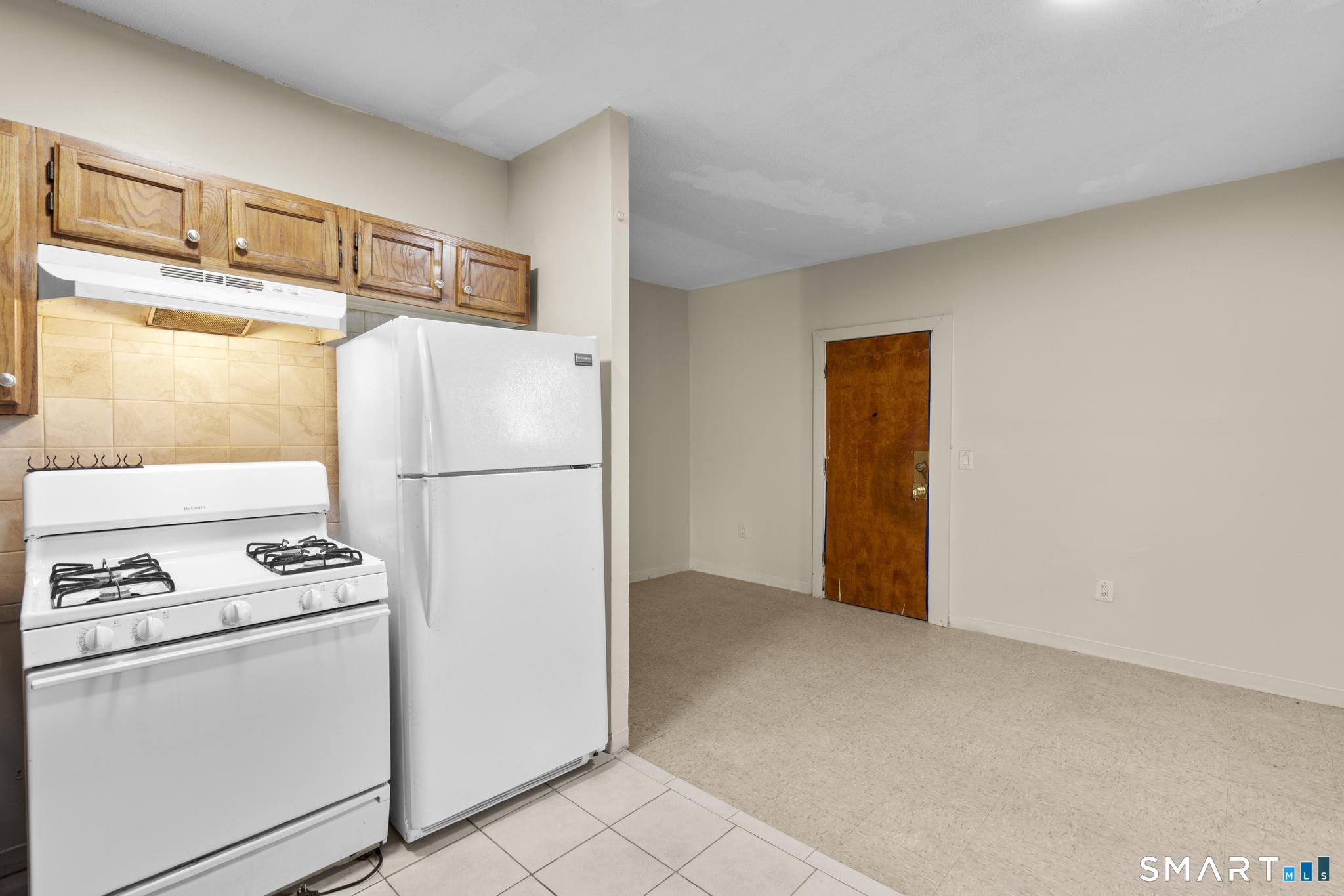 28 Lawrence 6 Street Property Photo 3