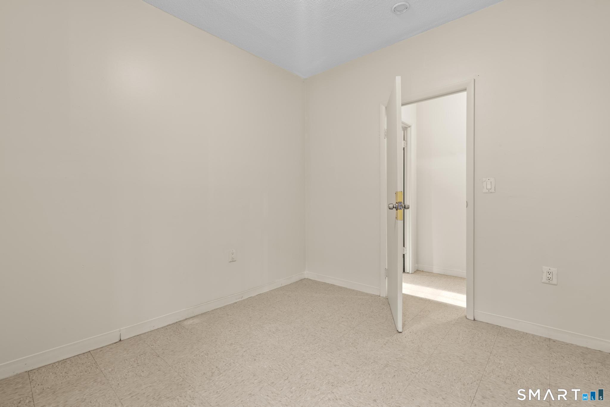 28 Lawrence 6 Street Property Photo 8