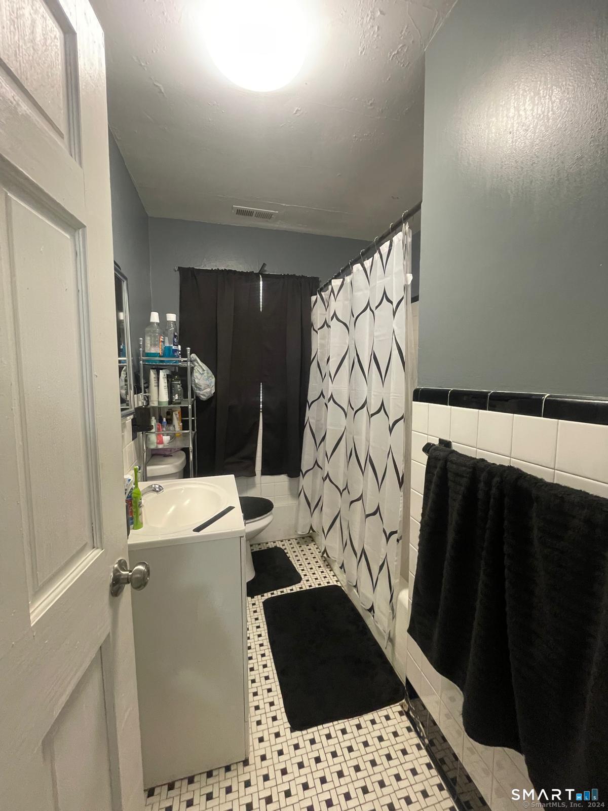 24171227 Property Photo 11