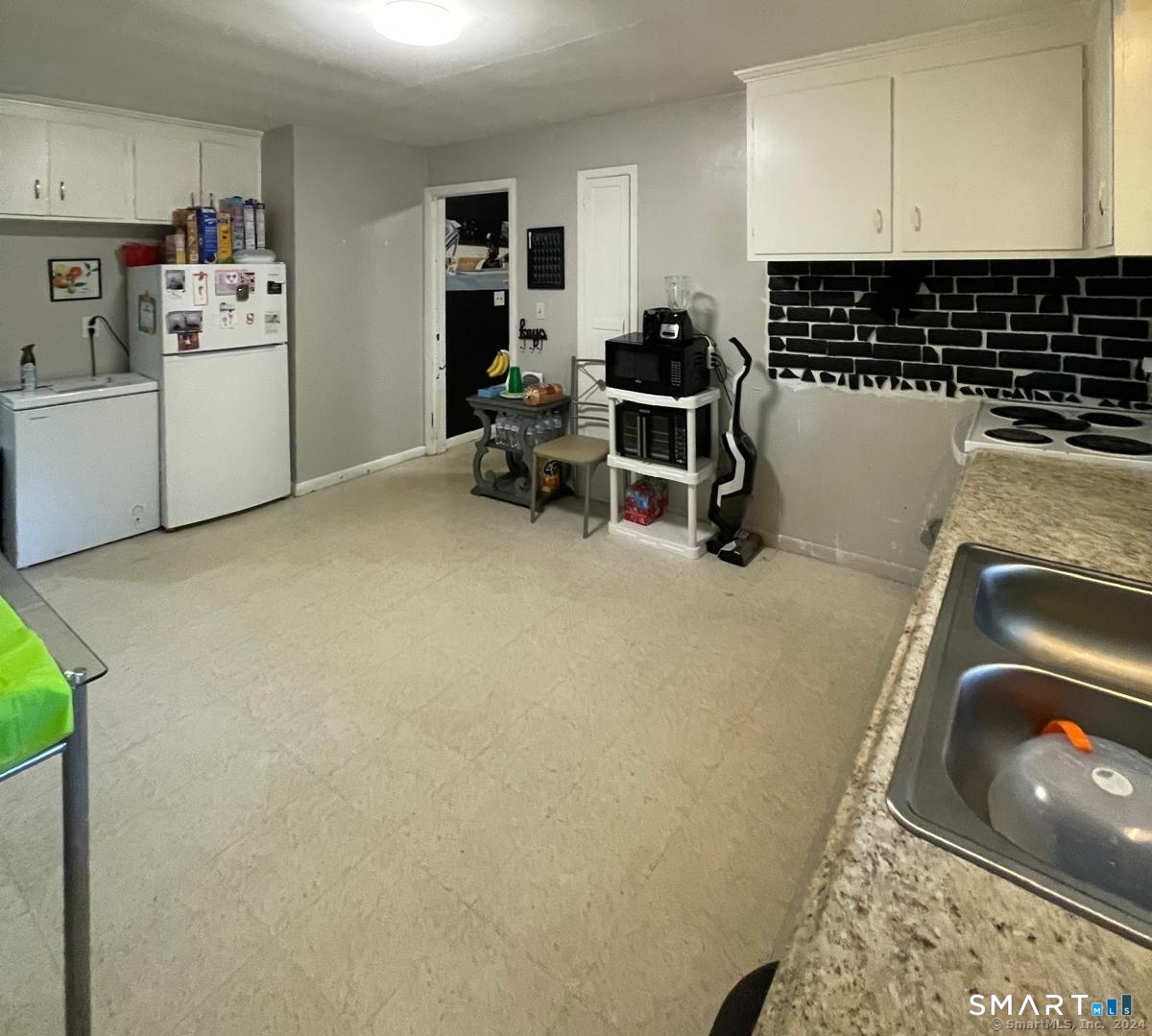 24171227 Property Photo 17
