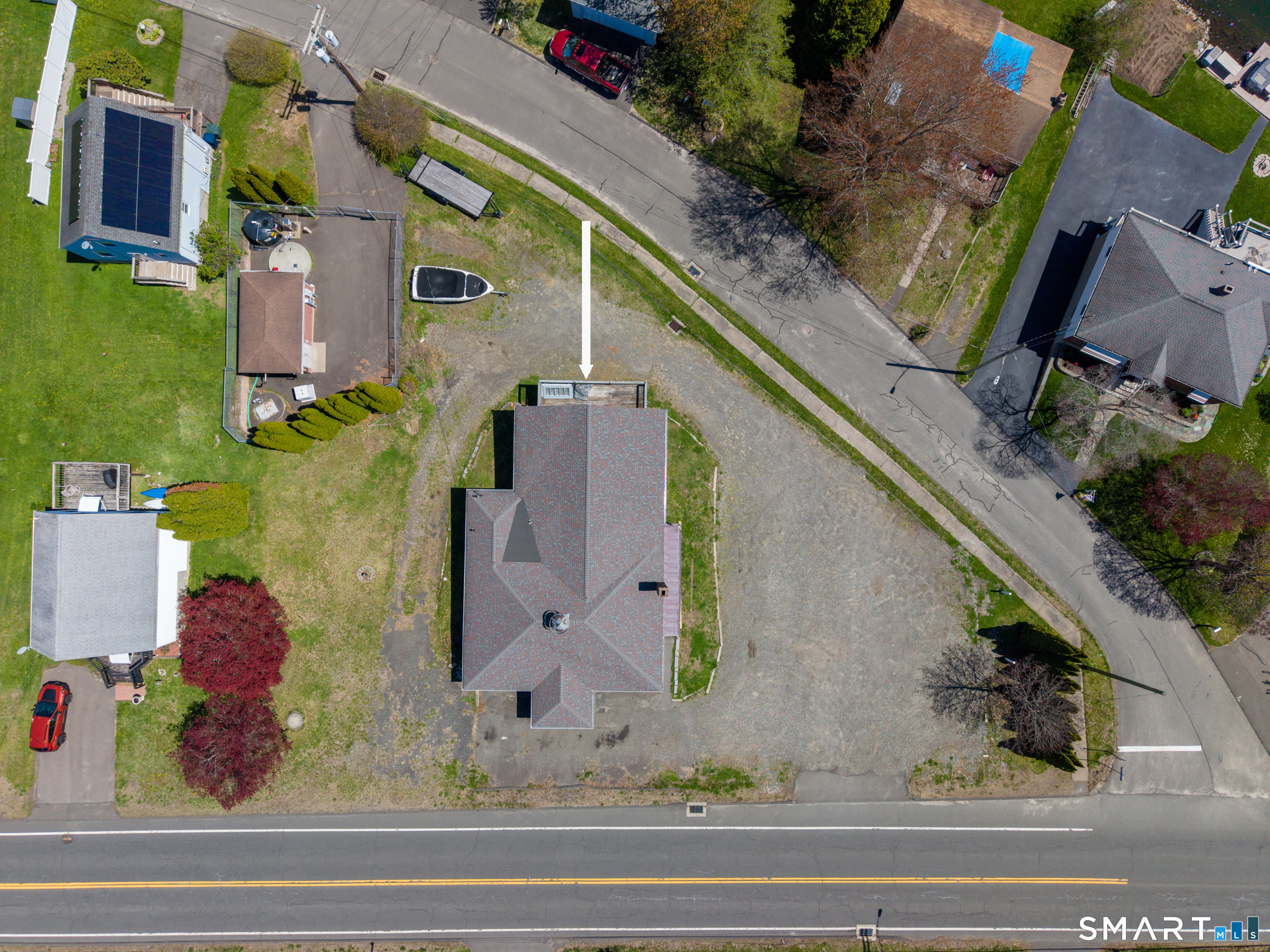 305 South Street Property Photo 3