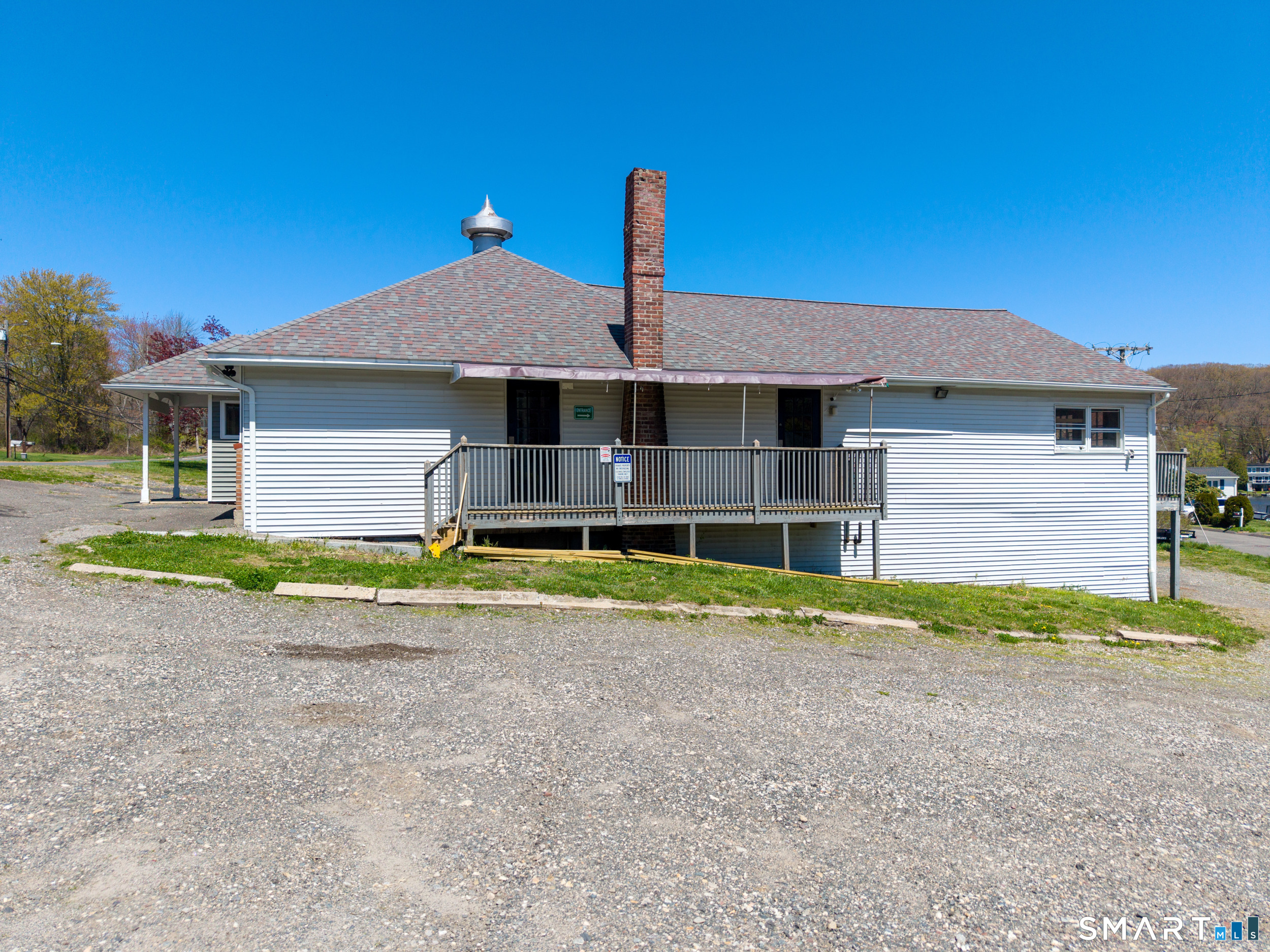 305 South Street Property Photo 9
