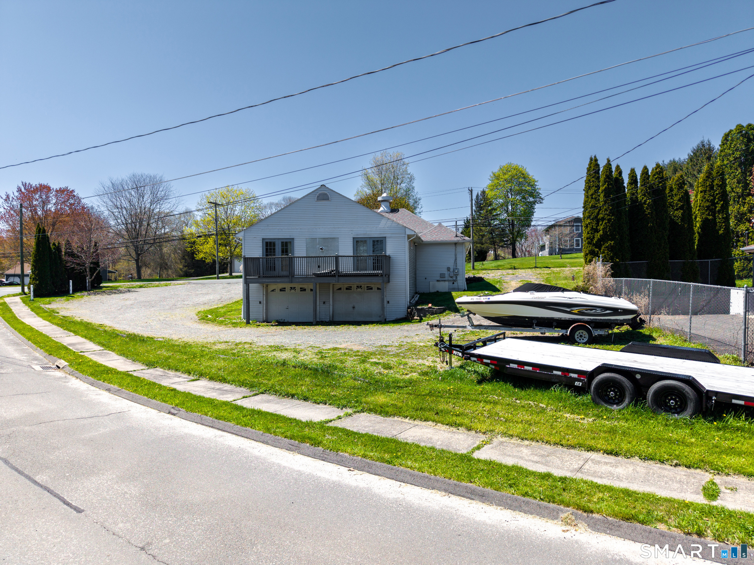 305 South Street Property Photo 14