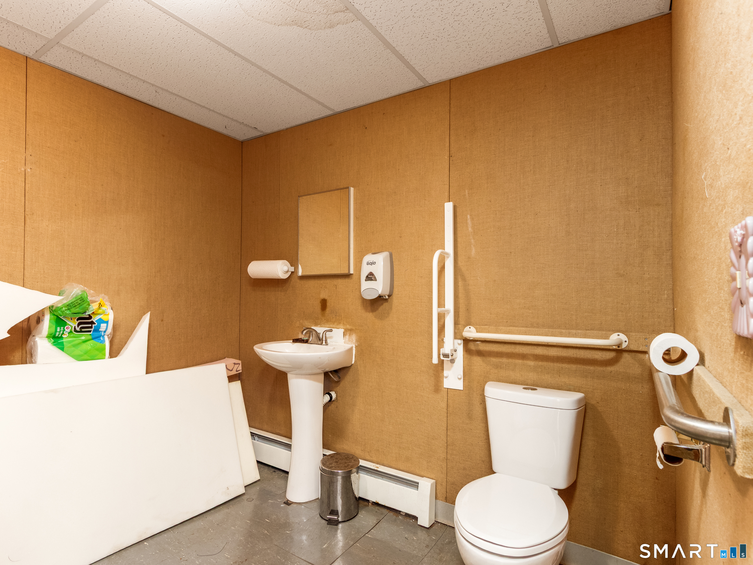 305 South Street Property Photo 22