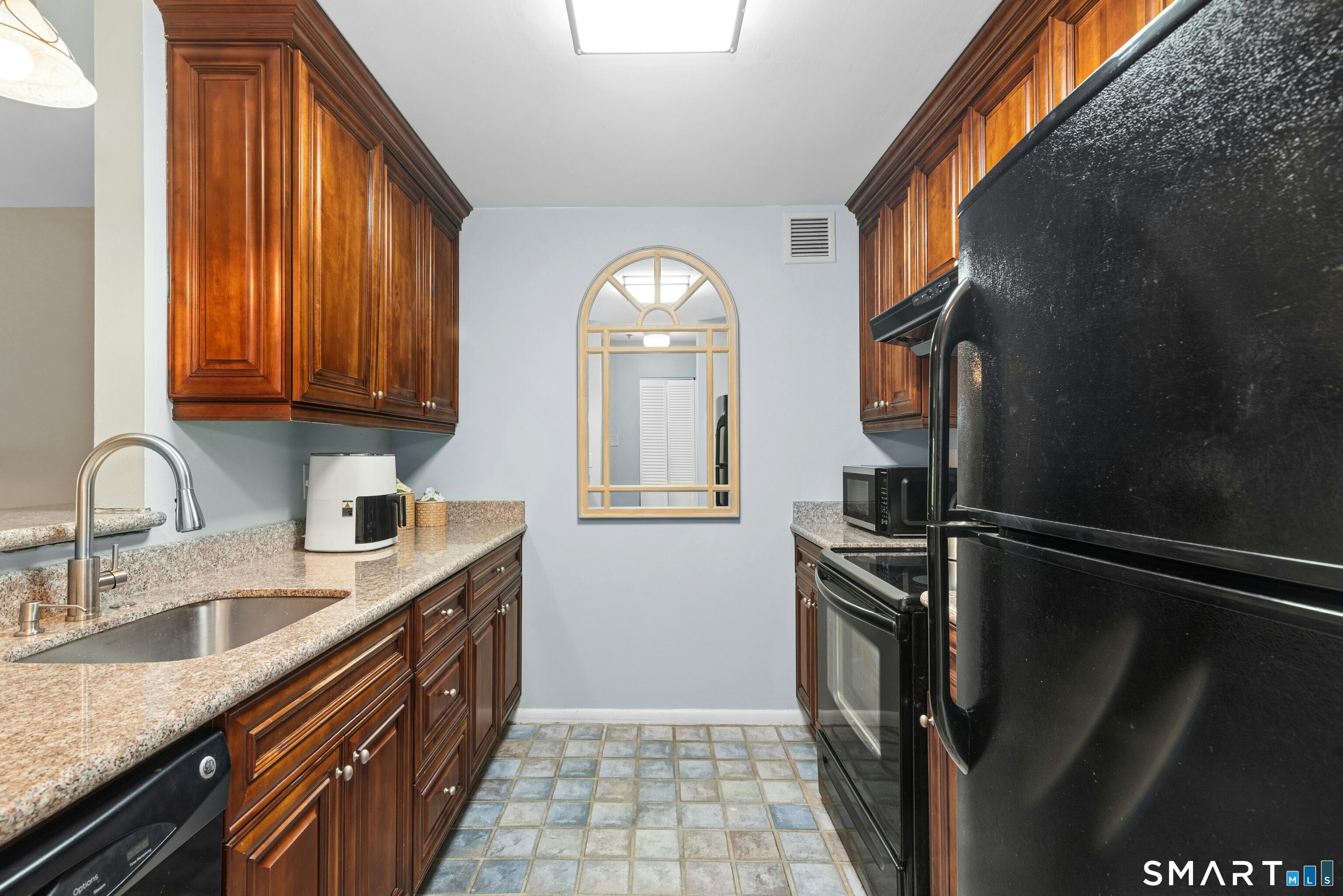 970 Hope 3d Street Property Photo 4