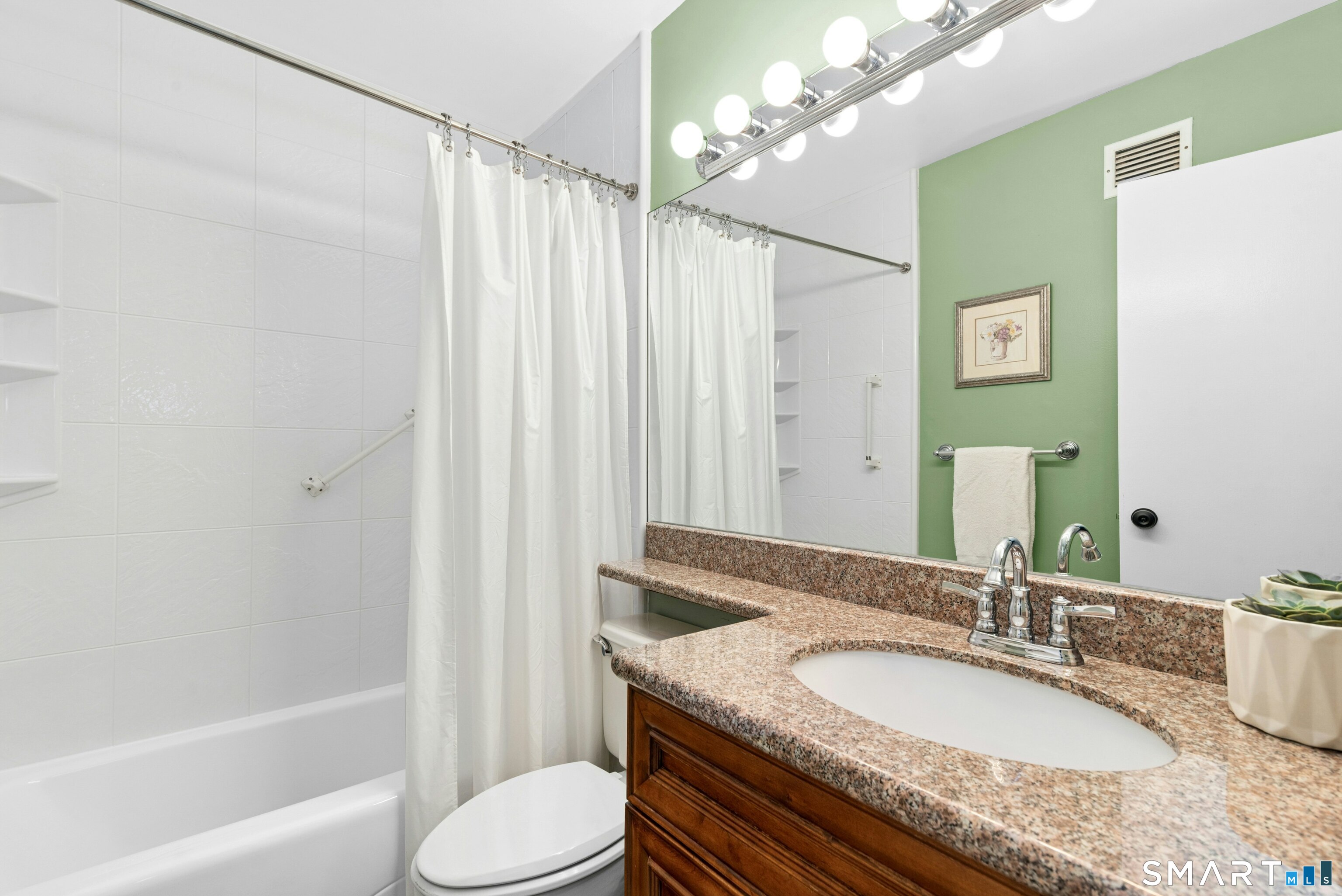 970 Hope 3d Street Property Photo 14