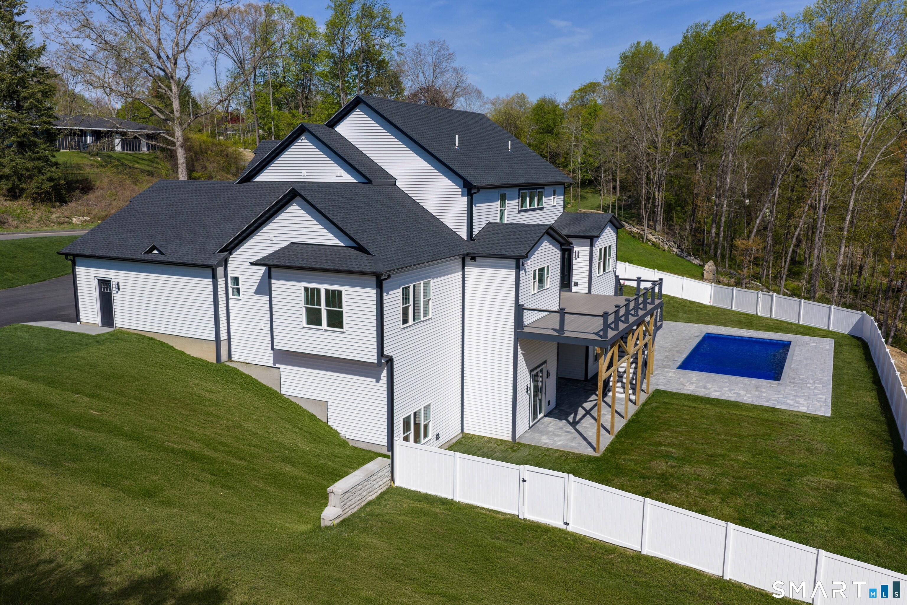 25 Hunting Ridge Road Property Photo 1