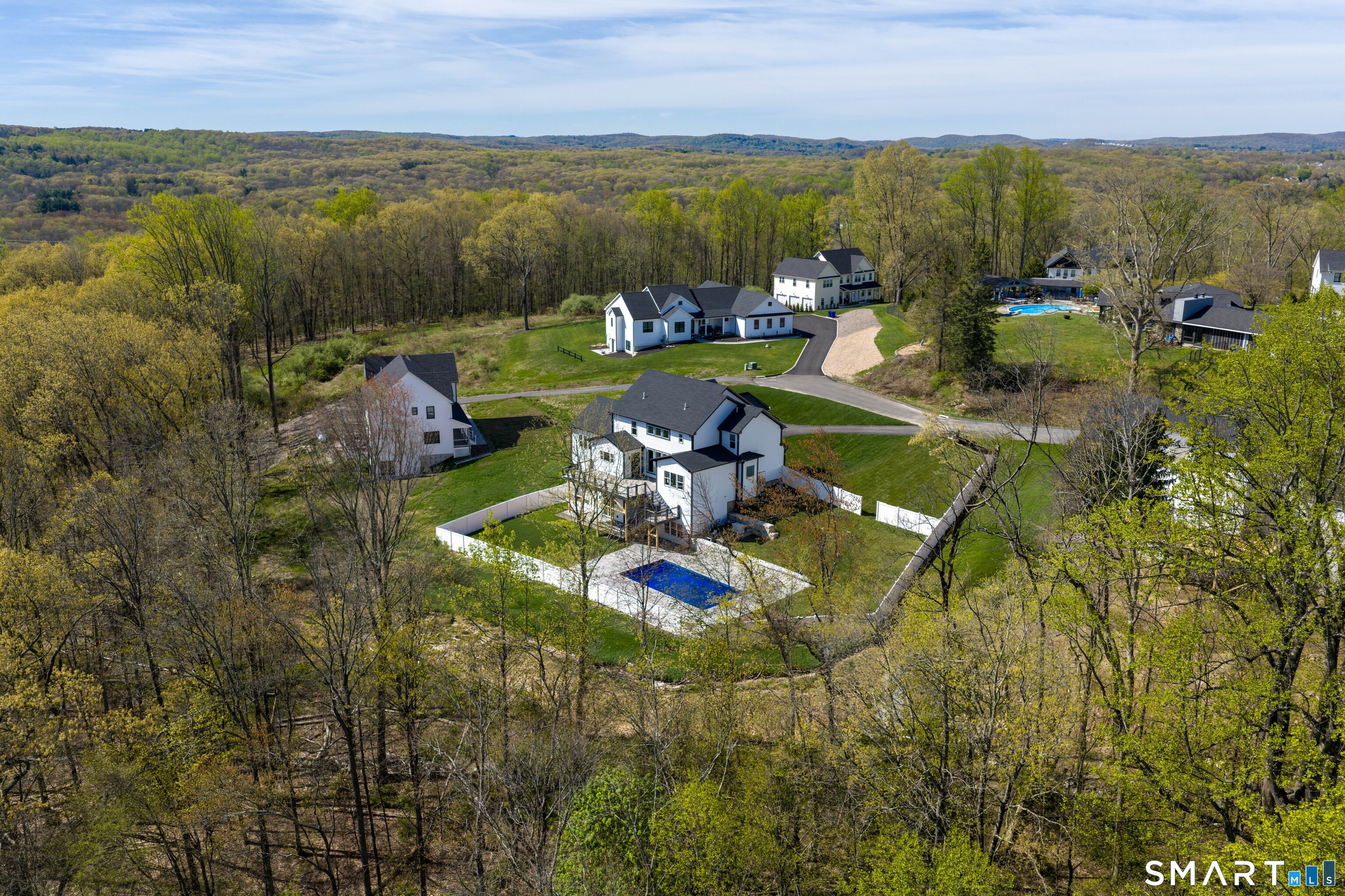 25 Hunting Ridge Road Property Photo 2