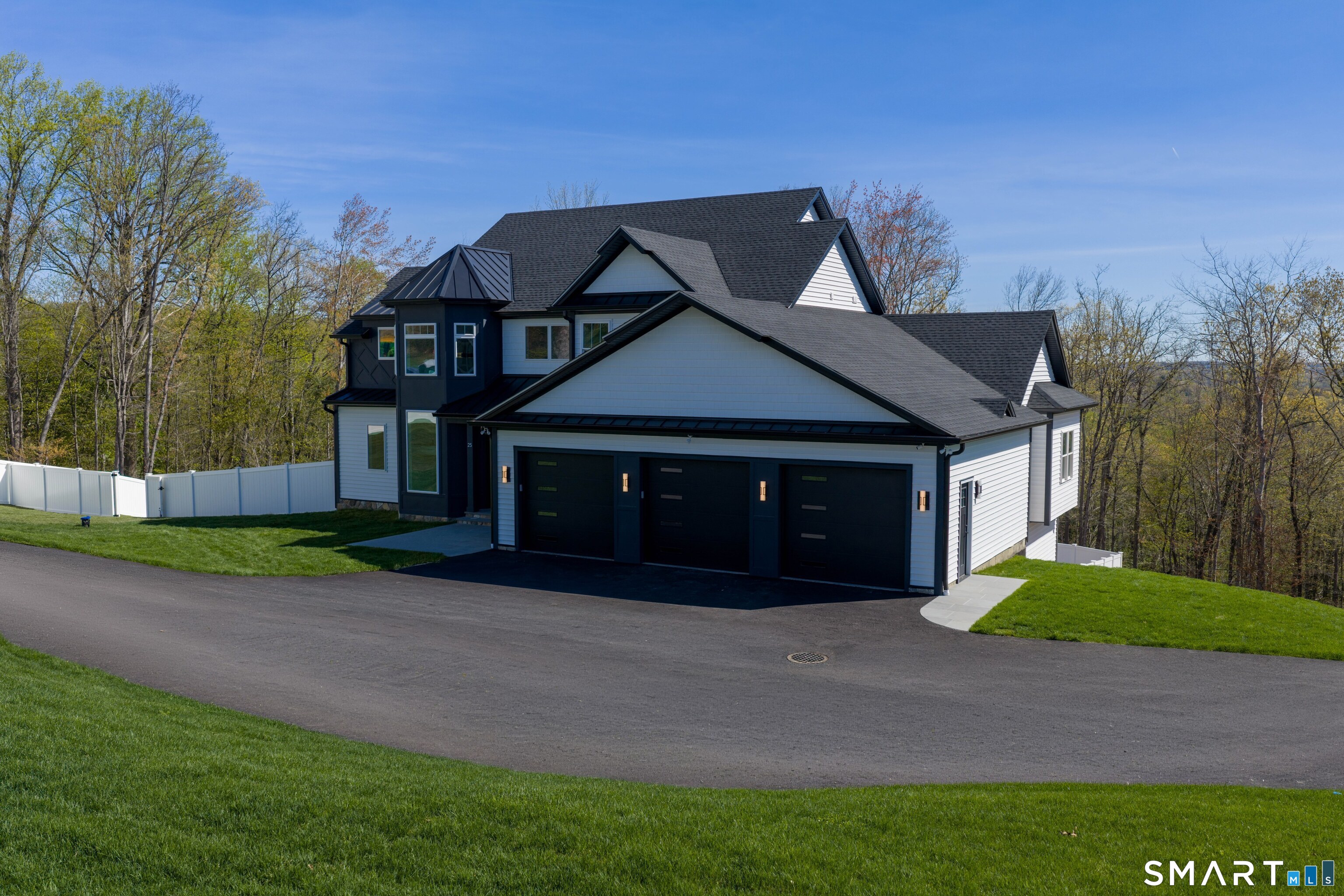 25 Hunting Ridge Road Property Photo 4