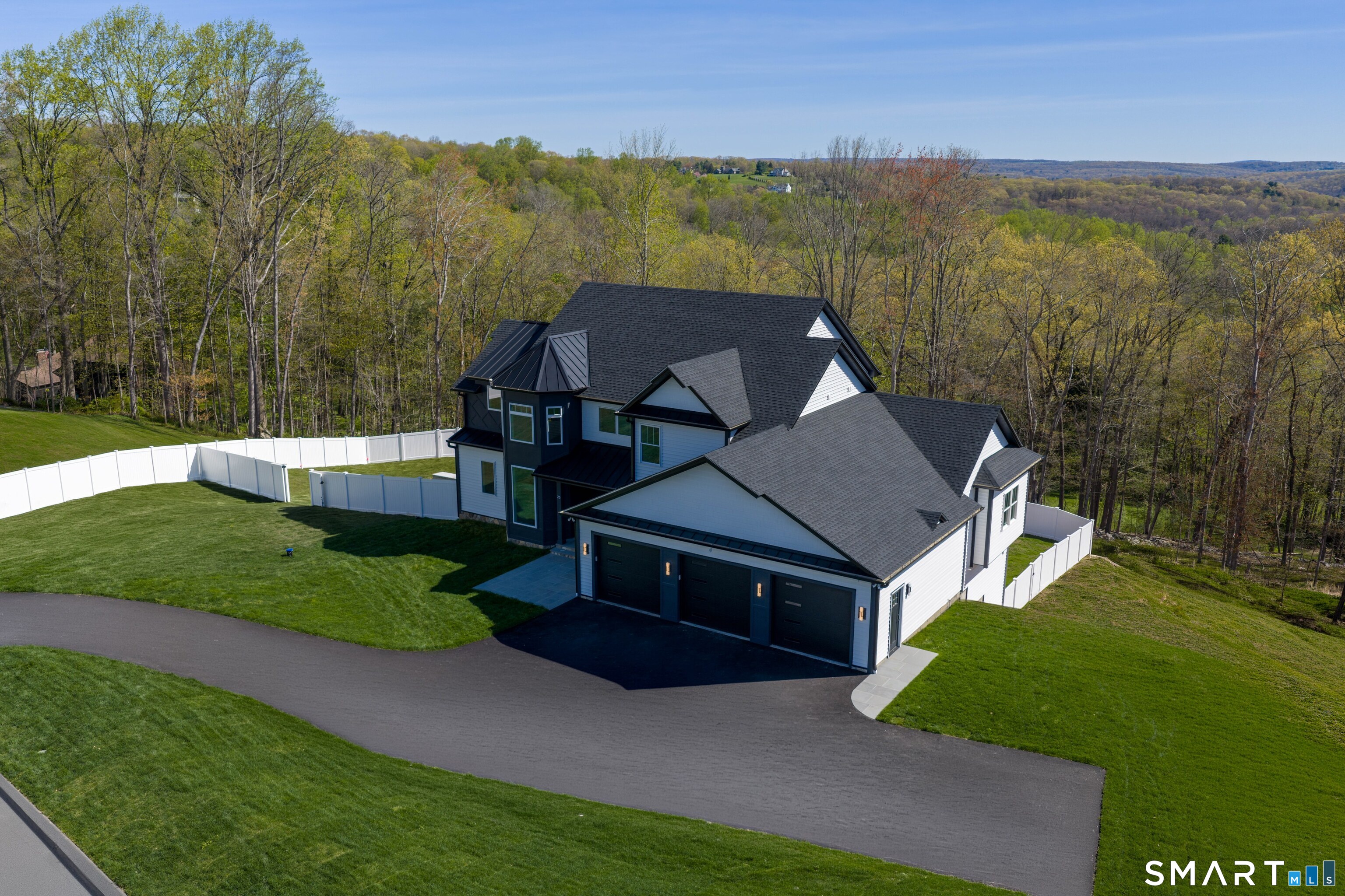 25 Hunting Ridge Road Property Photo 5
