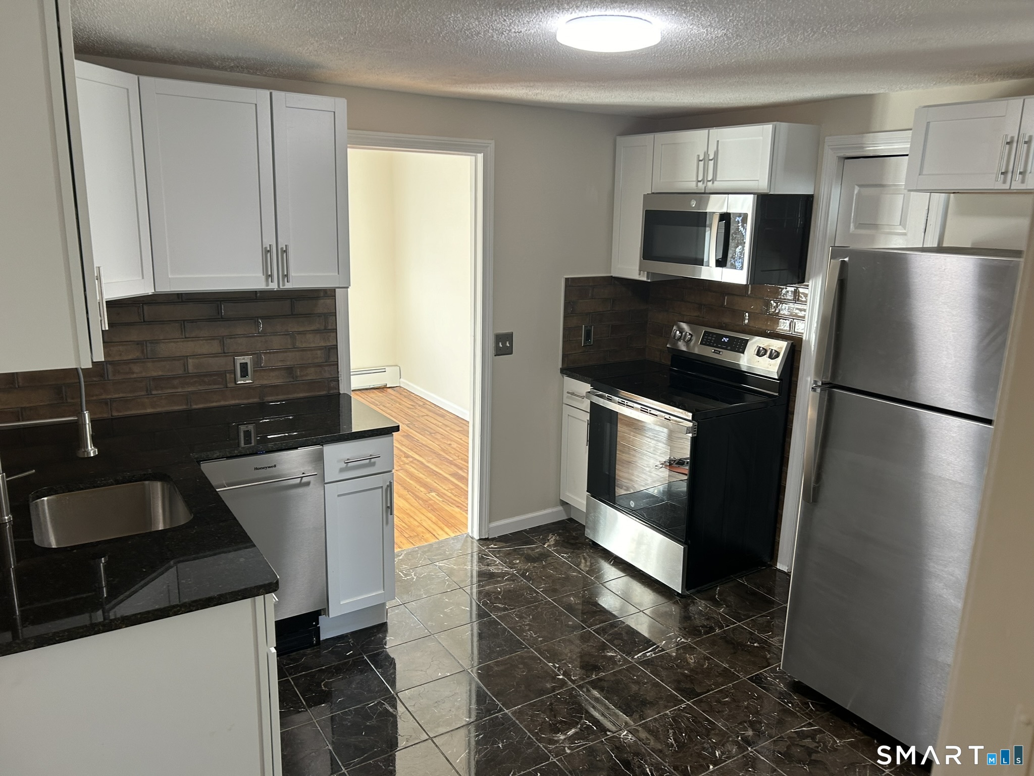 101 High #2 Street Property Photo 5