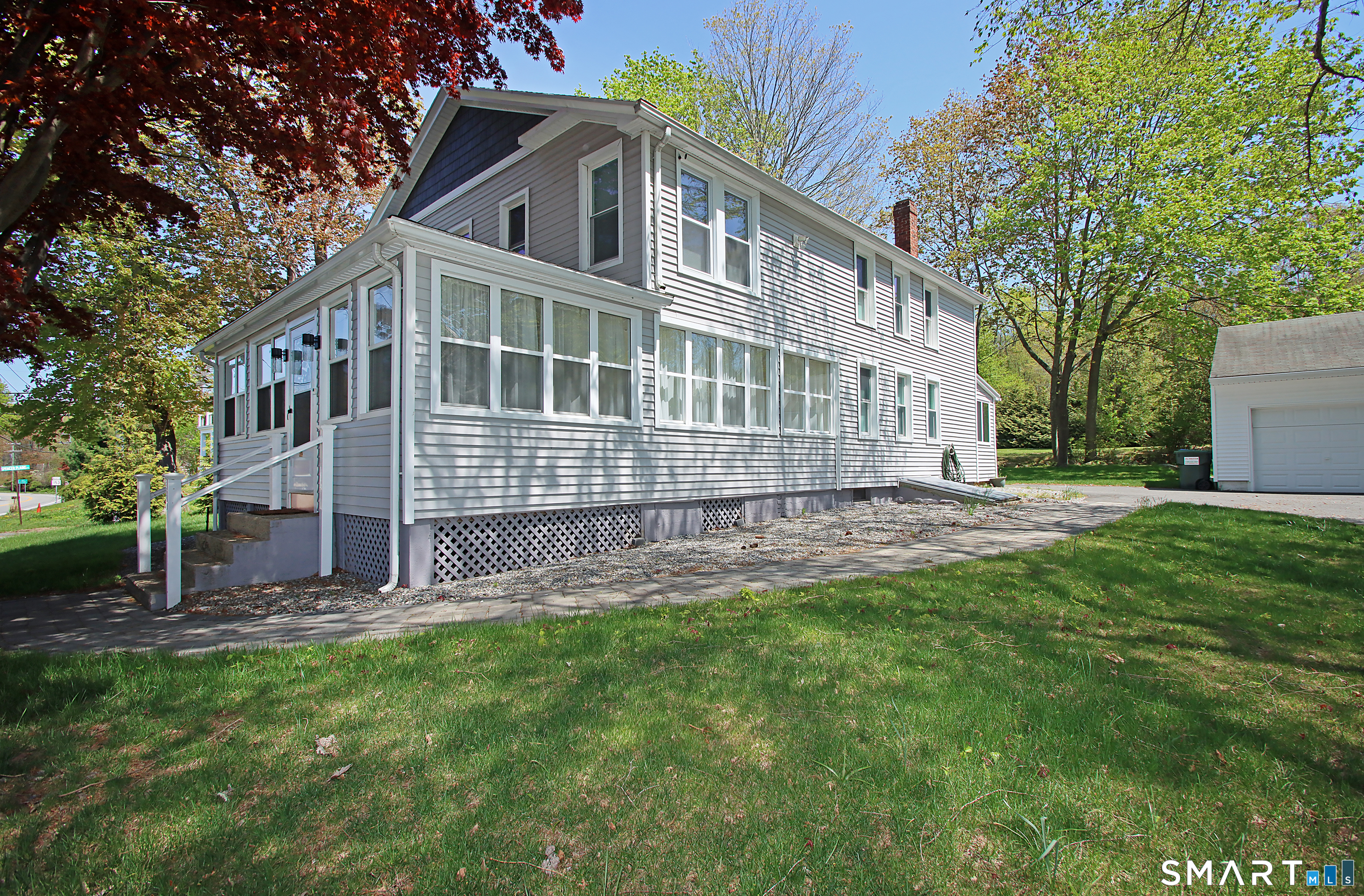 452 Essex Road Property Photo 3
