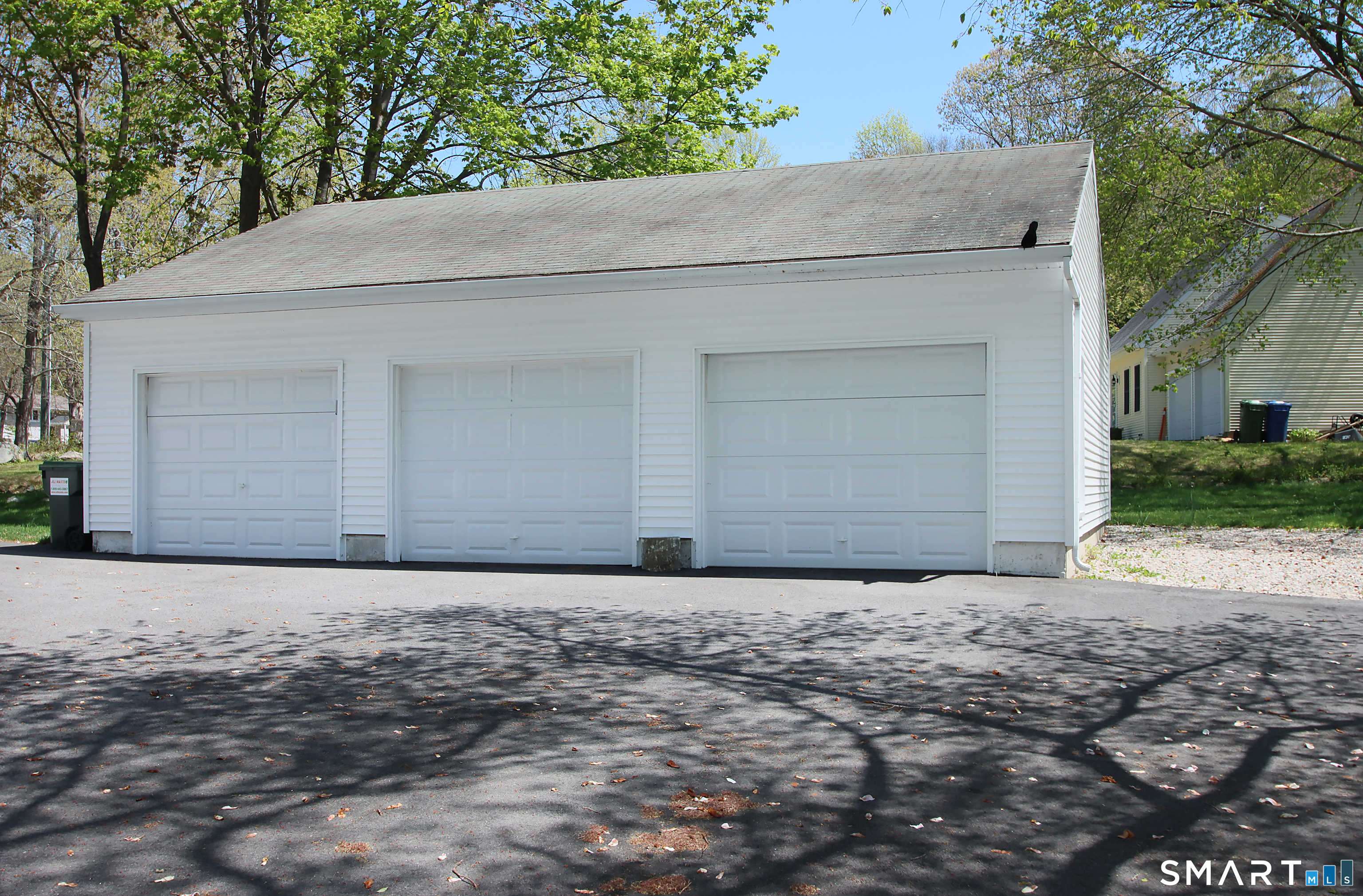 452 Essex Road Property Photo 5