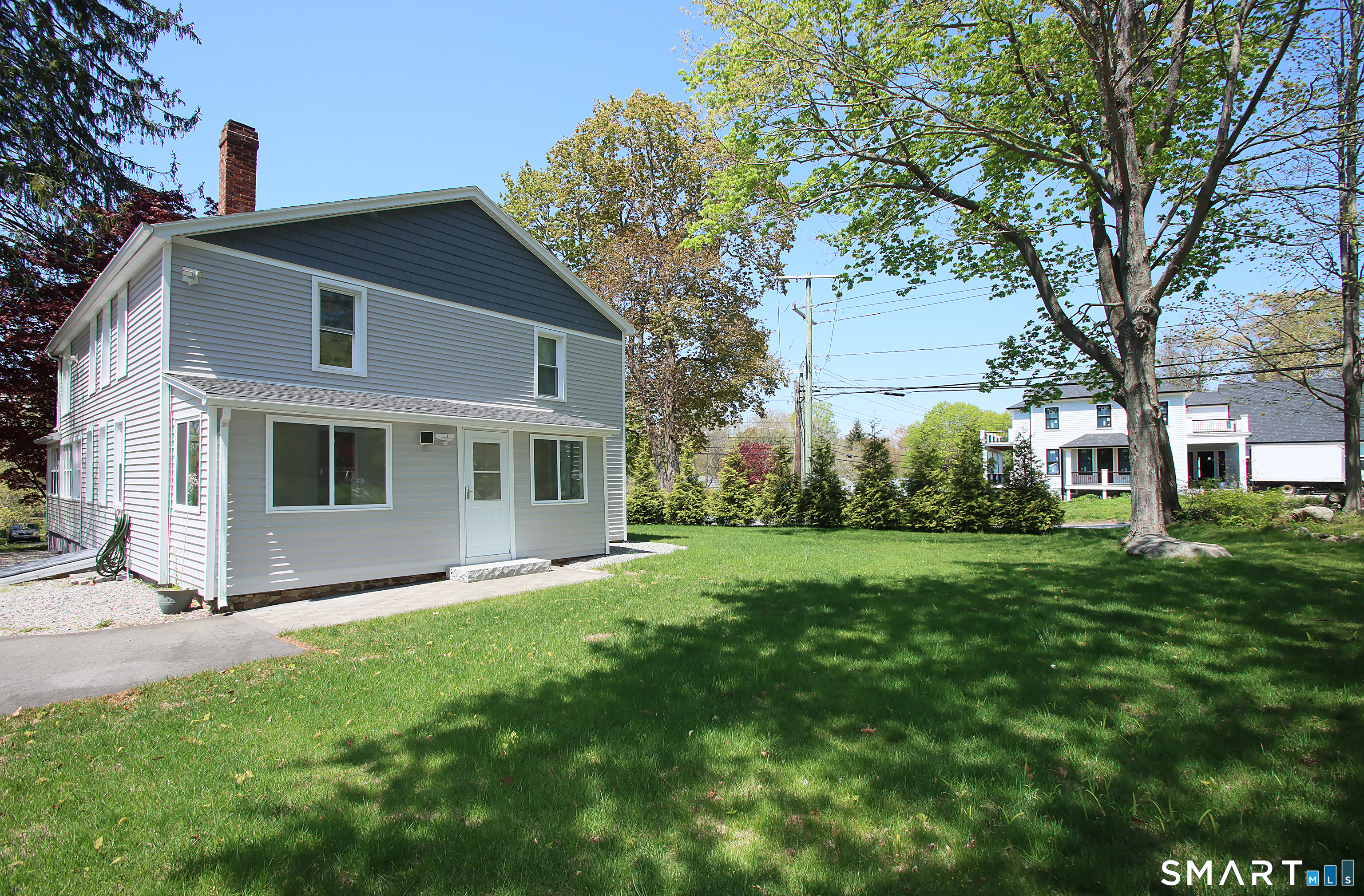 452 Essex Road Property Photo 8