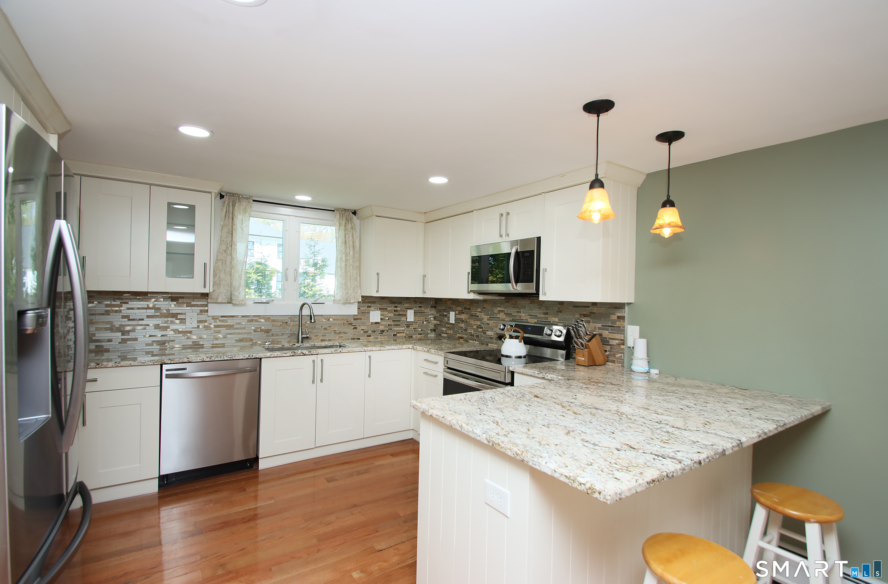 452 Essex Road Property Photo 12