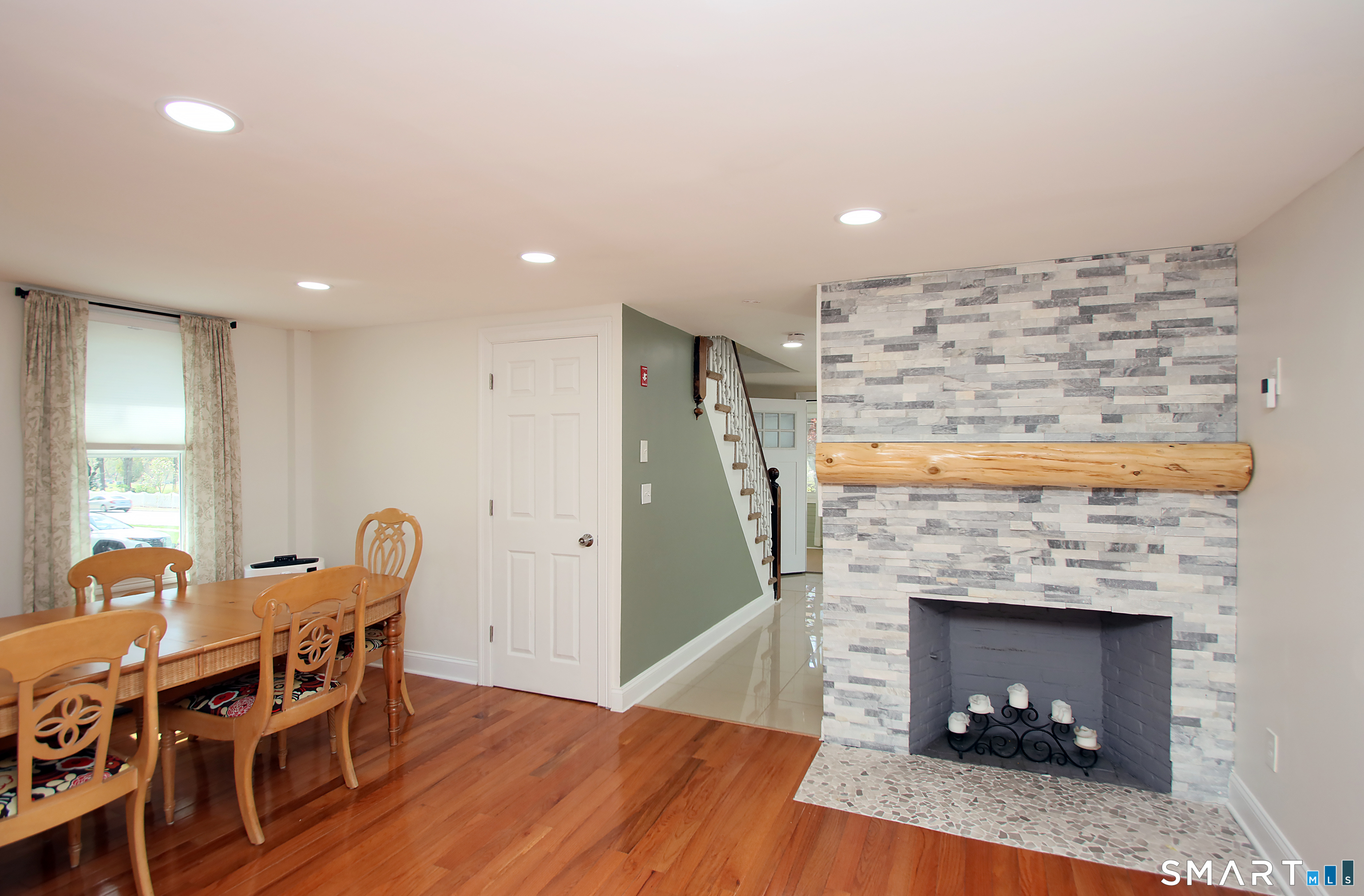 452 Essex Road Property Photo 18