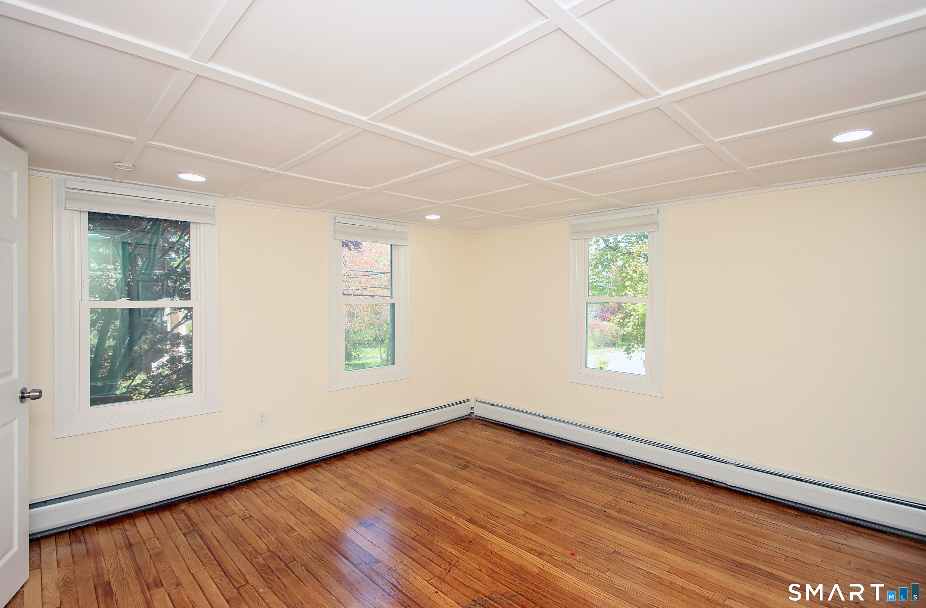 452 Essex Road Property Photo 24