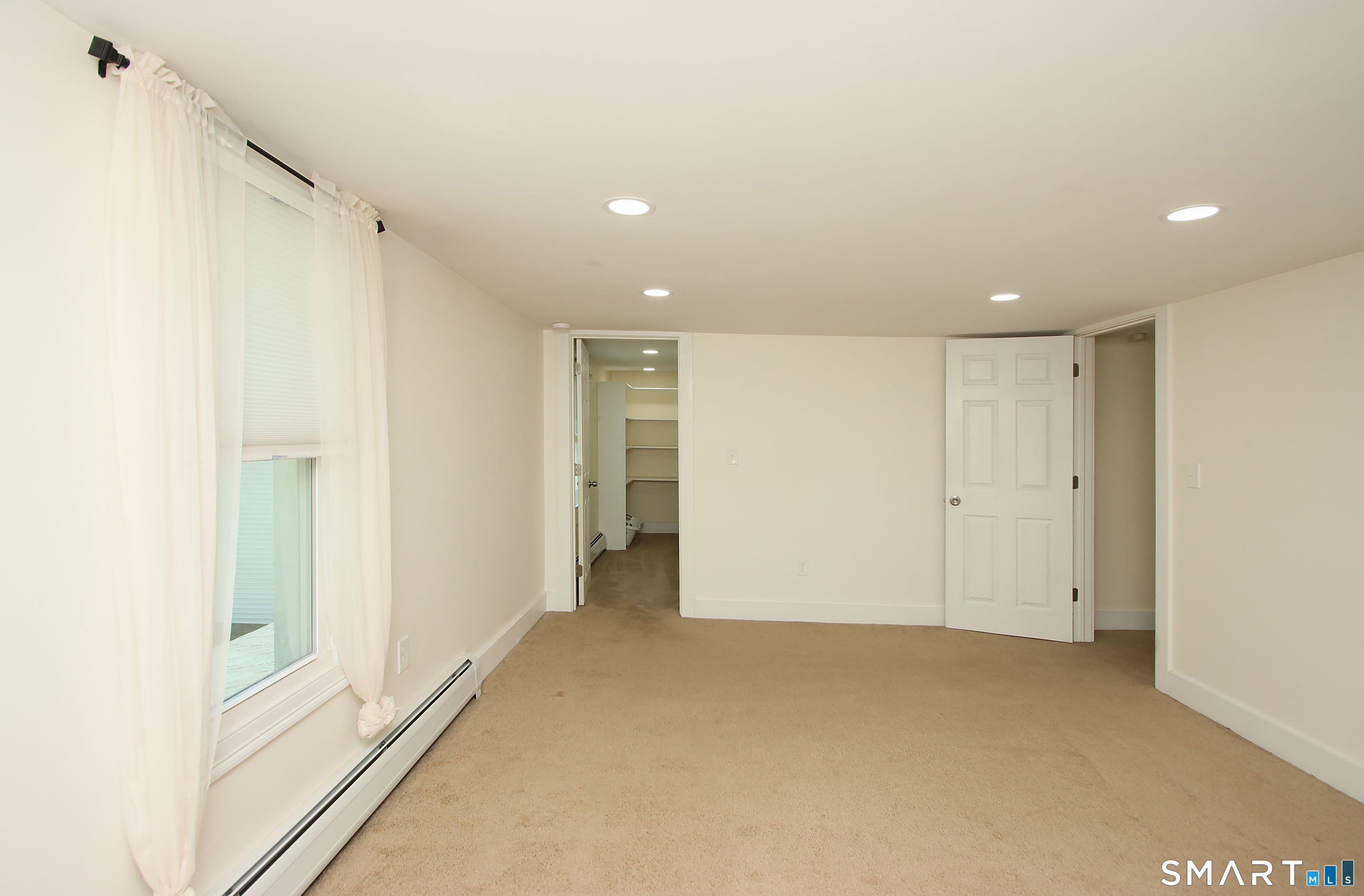 452 Essex Road Property Photo 25