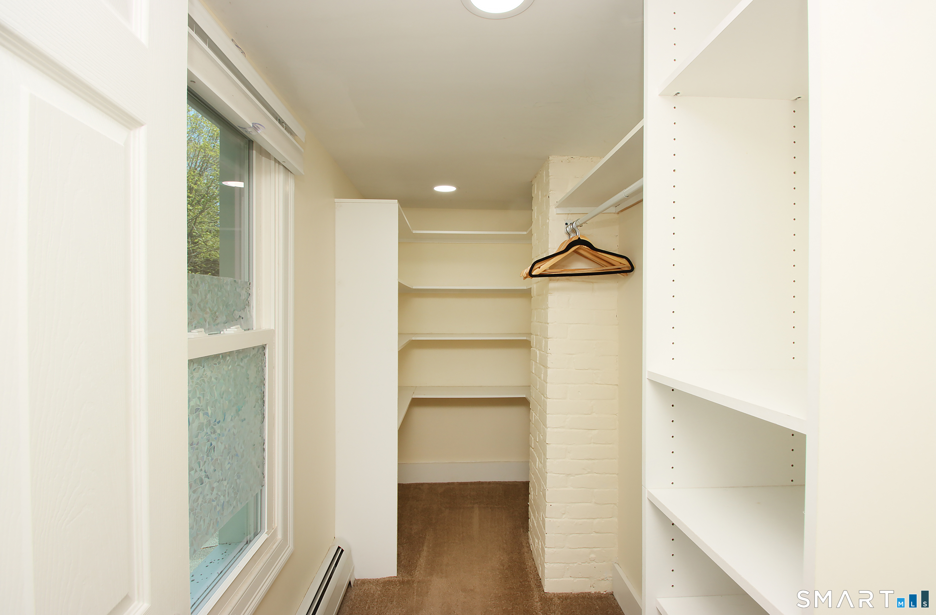 452 Essex Road Property Photo 27