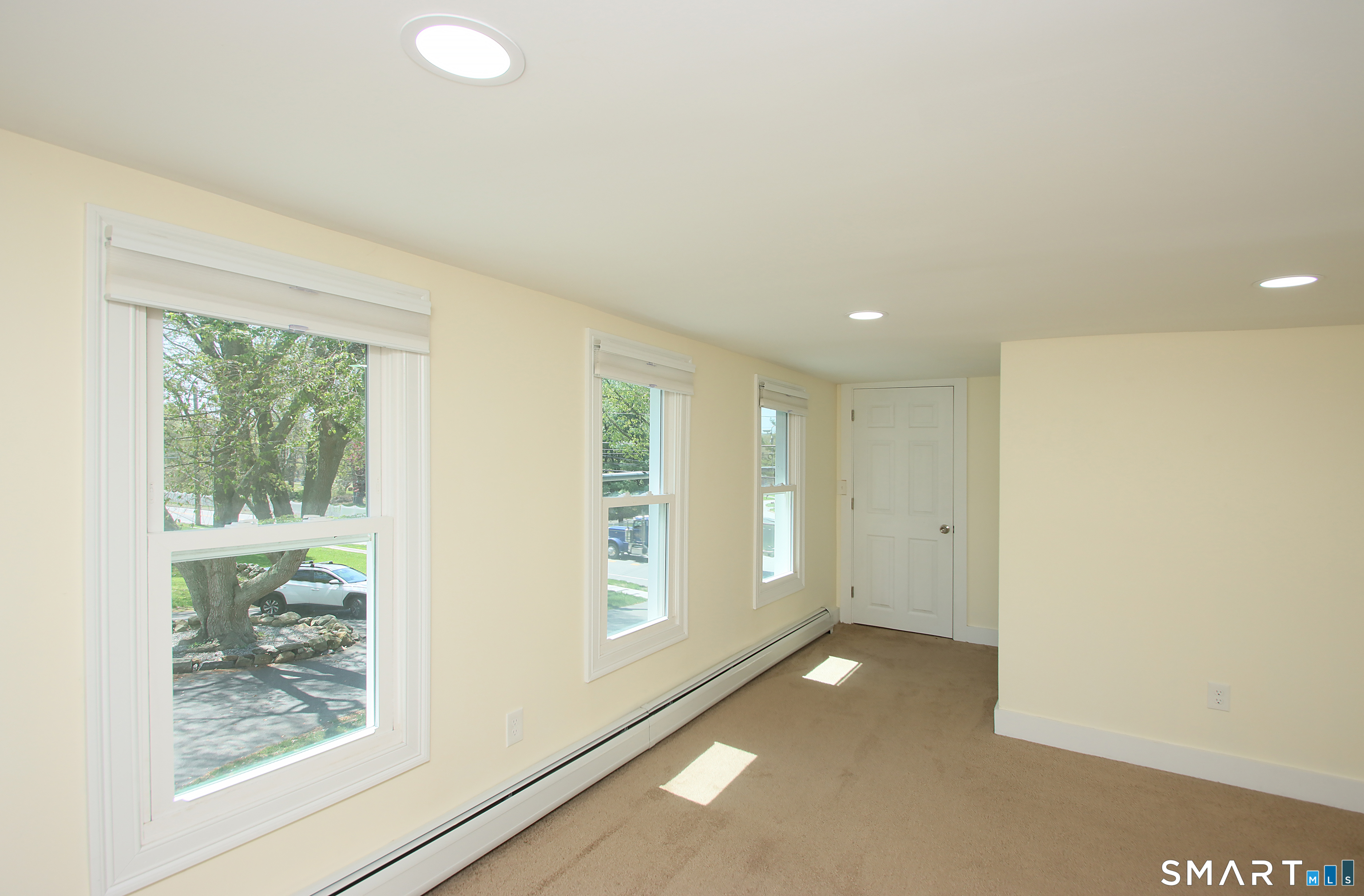 452 Essex Road Property Photo 28